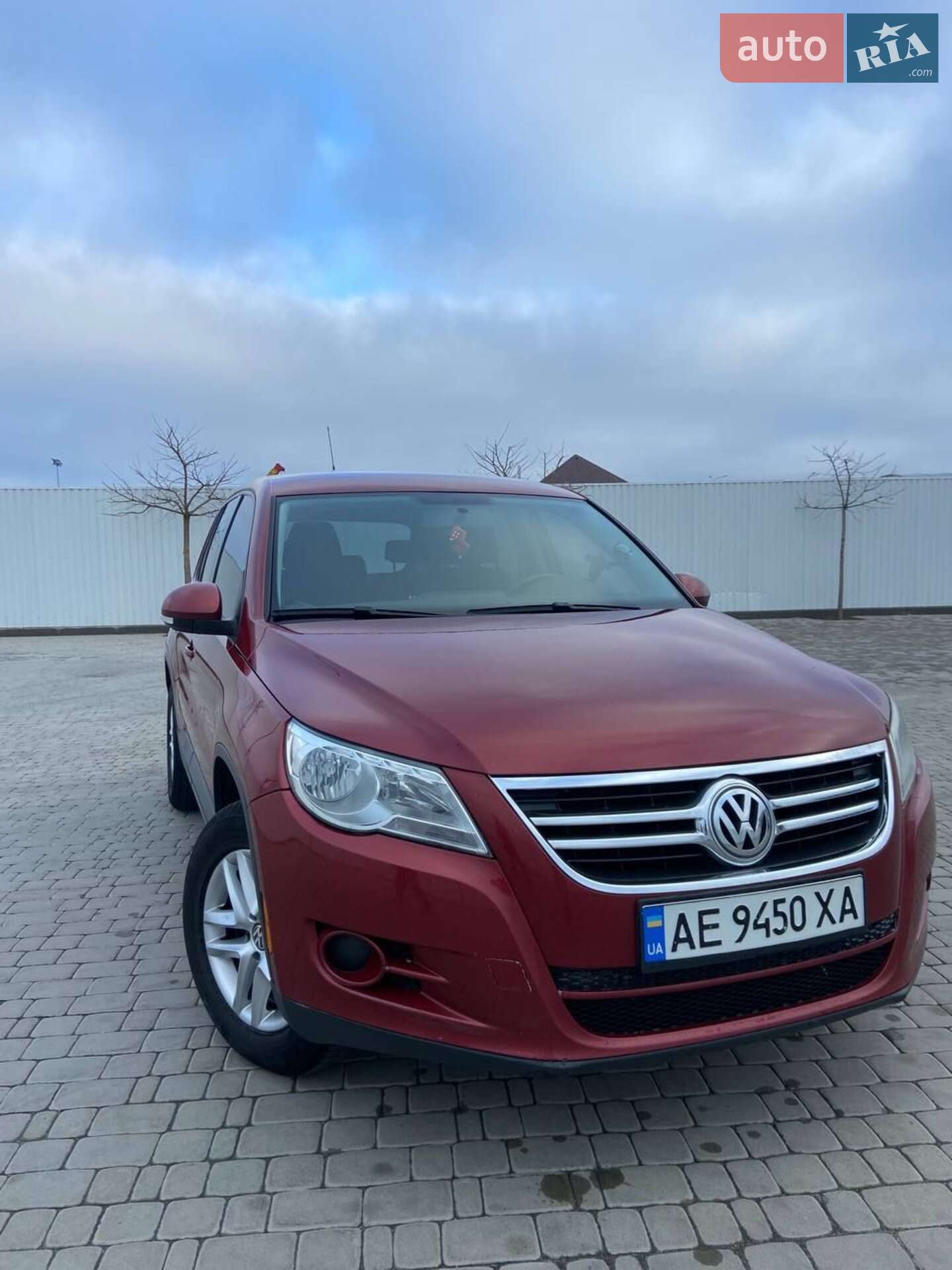 VOLKSWAGEN TIGUAN 2011
