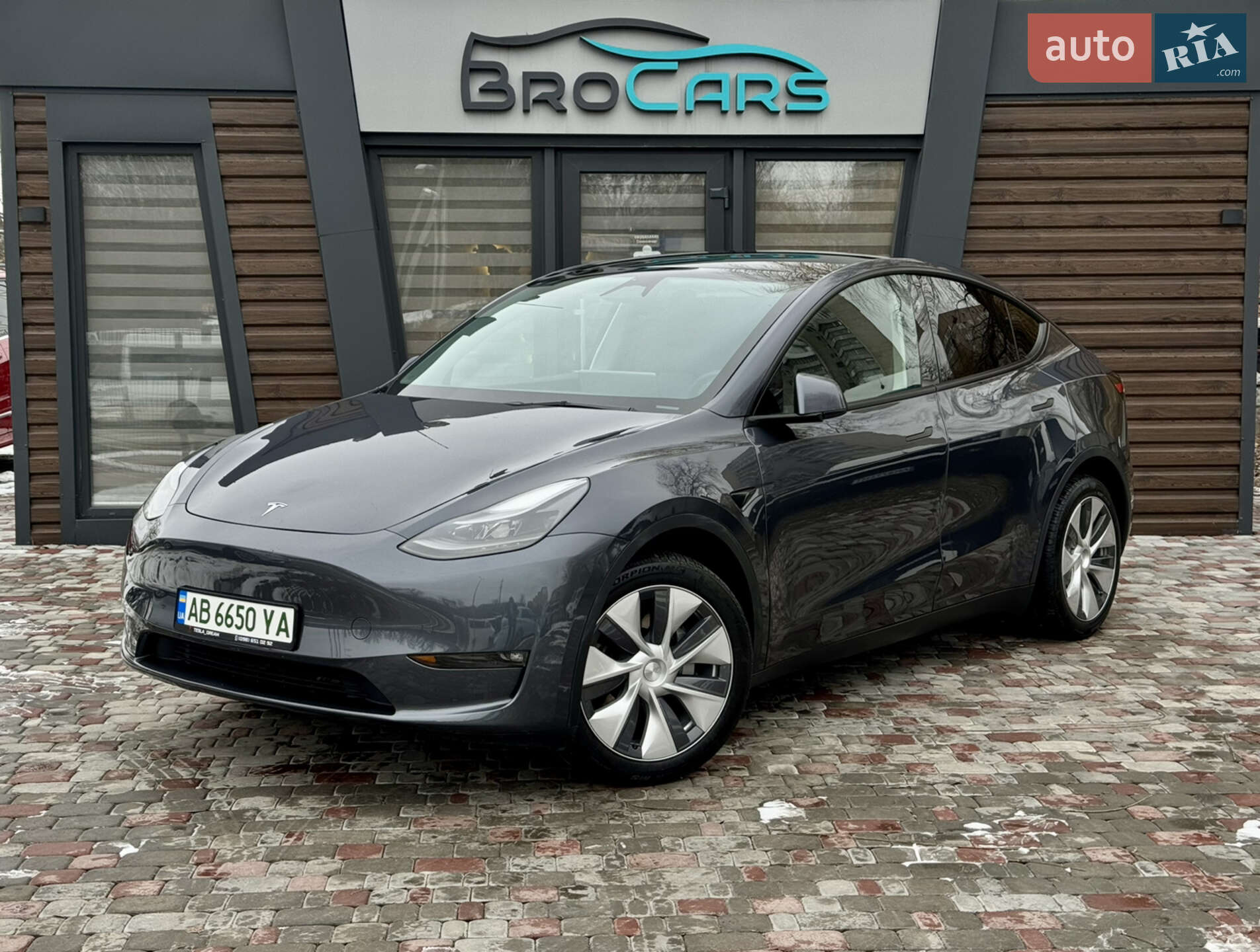 Tesla Model Y 2023