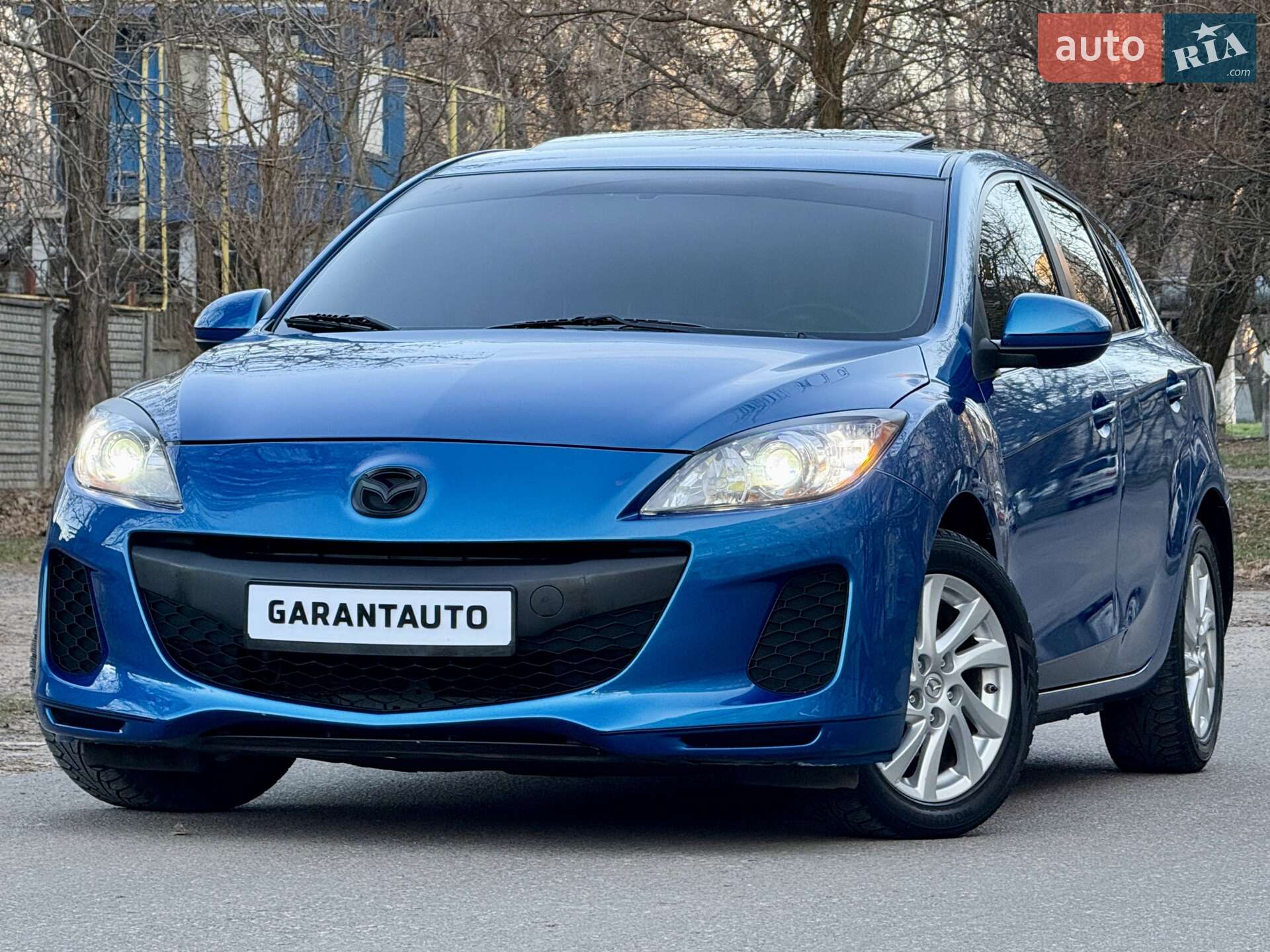 MAZDA 3 2012
