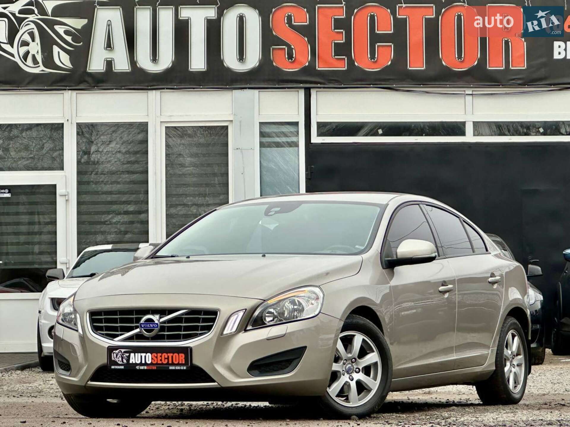 VOLVO S60 2012