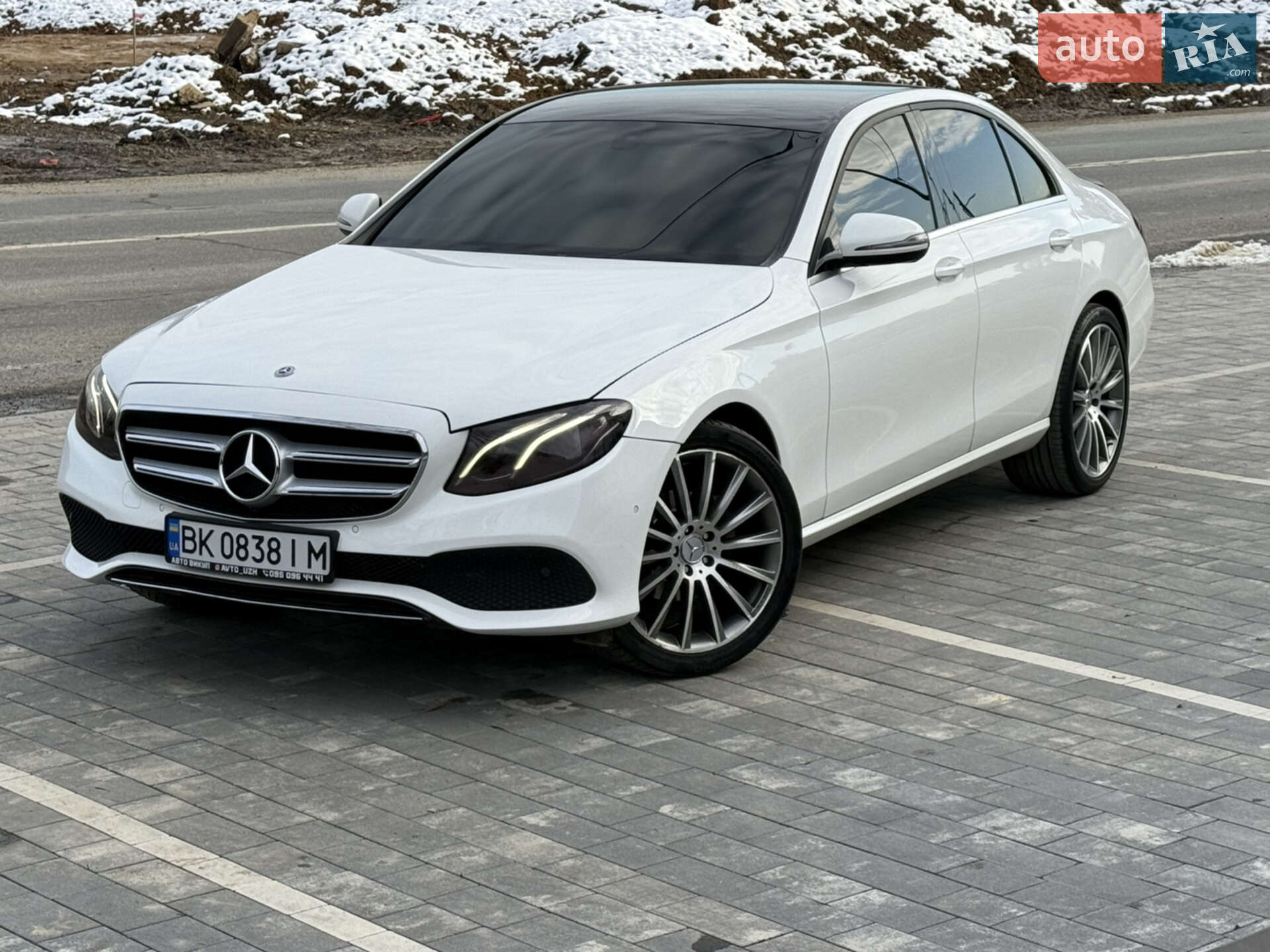 Головне фото звіту автомобіля MERCEDES-BENZ E 220 D 2017