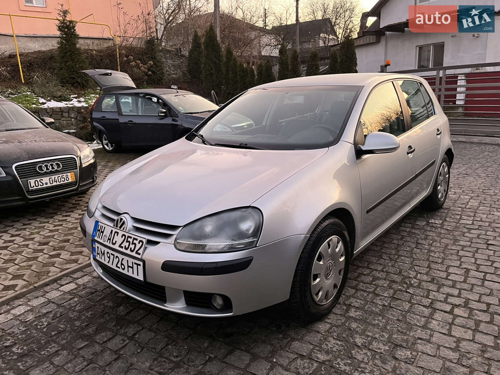 VOLKSWAGEN GOLF 2004