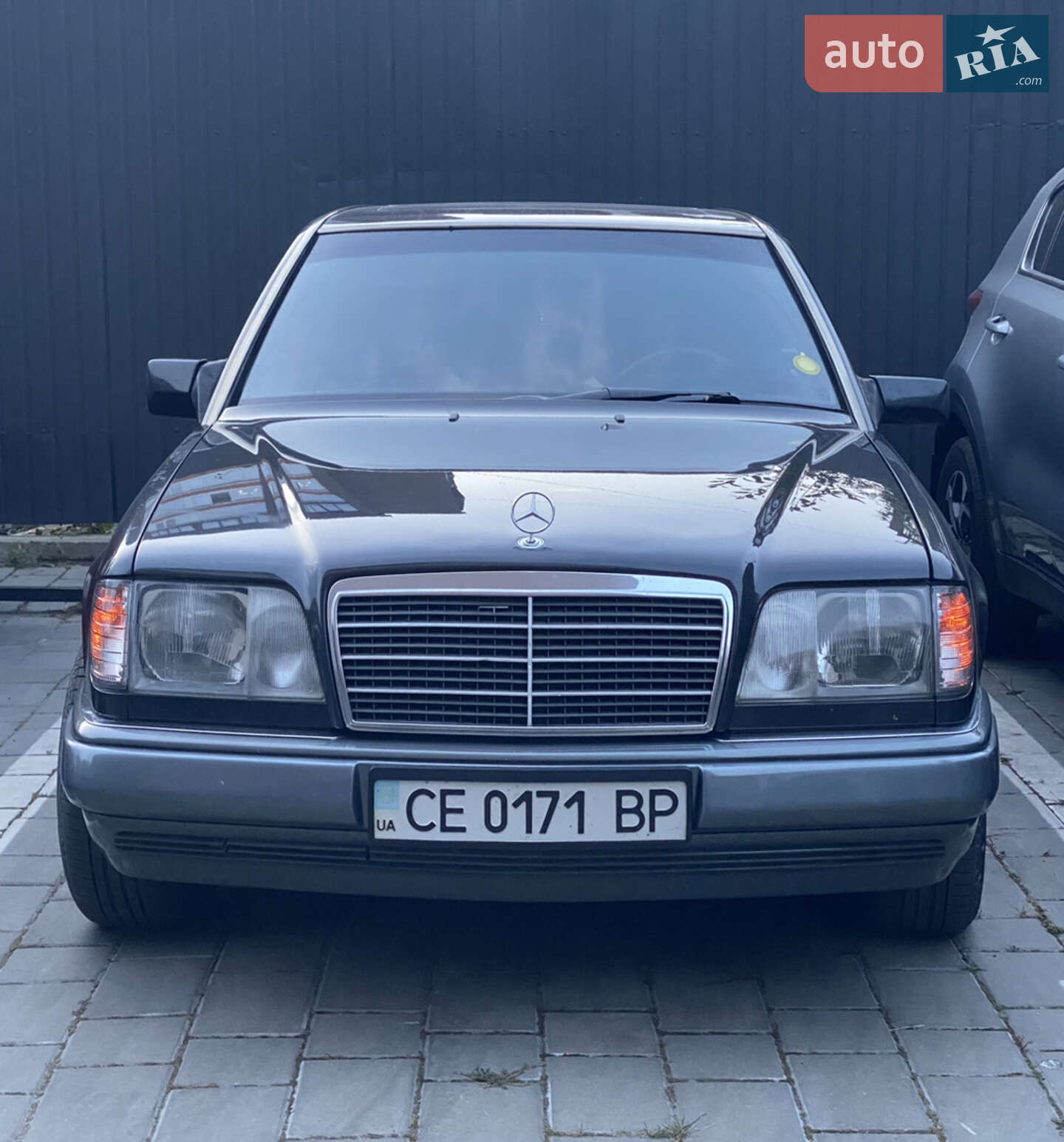 MERCEDES-BENZ 250 1994