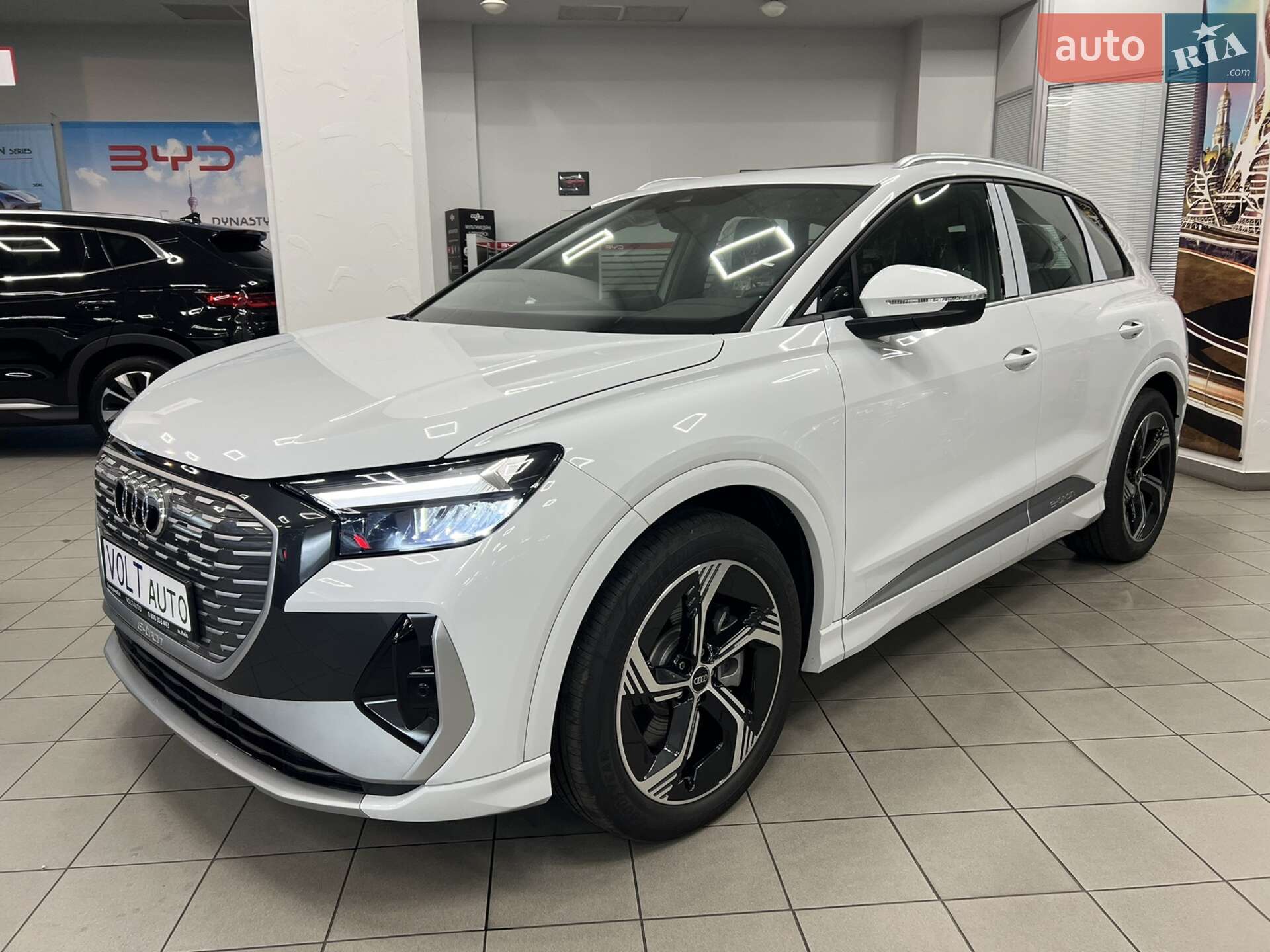 AUDI Q4 2024