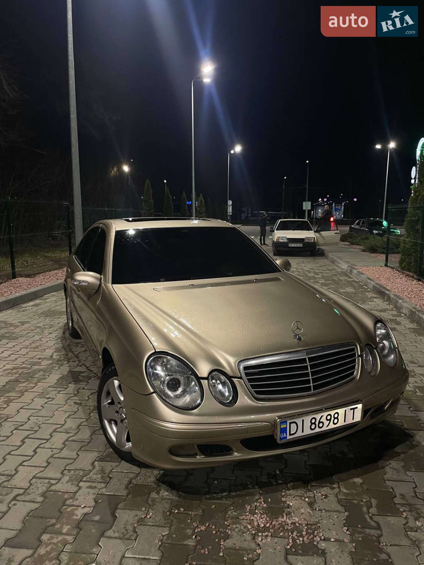 MERCEDES-BENZ E 240 2002
