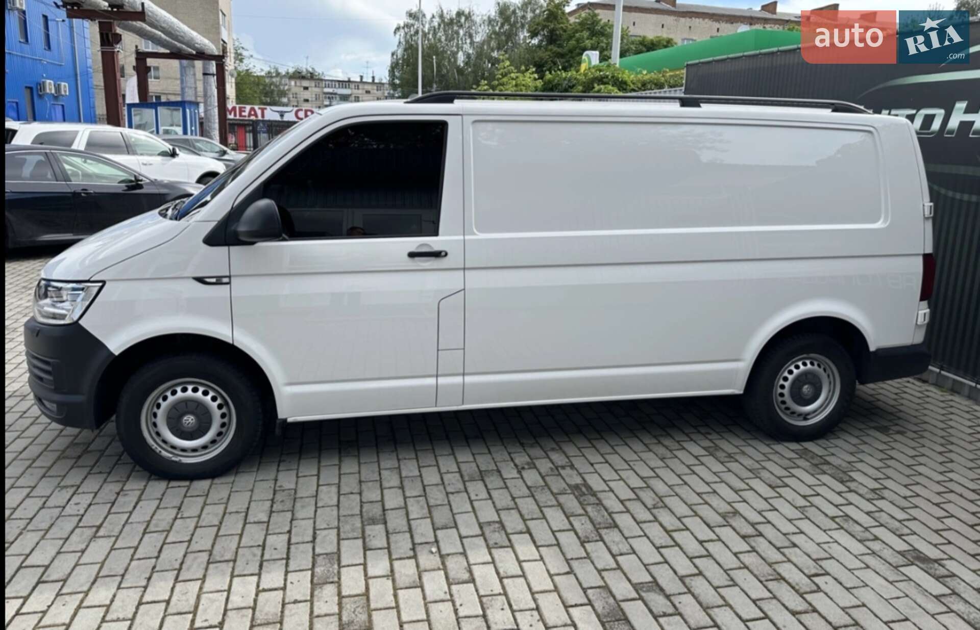VOLKSWAGEN TRANSPORTER 2017