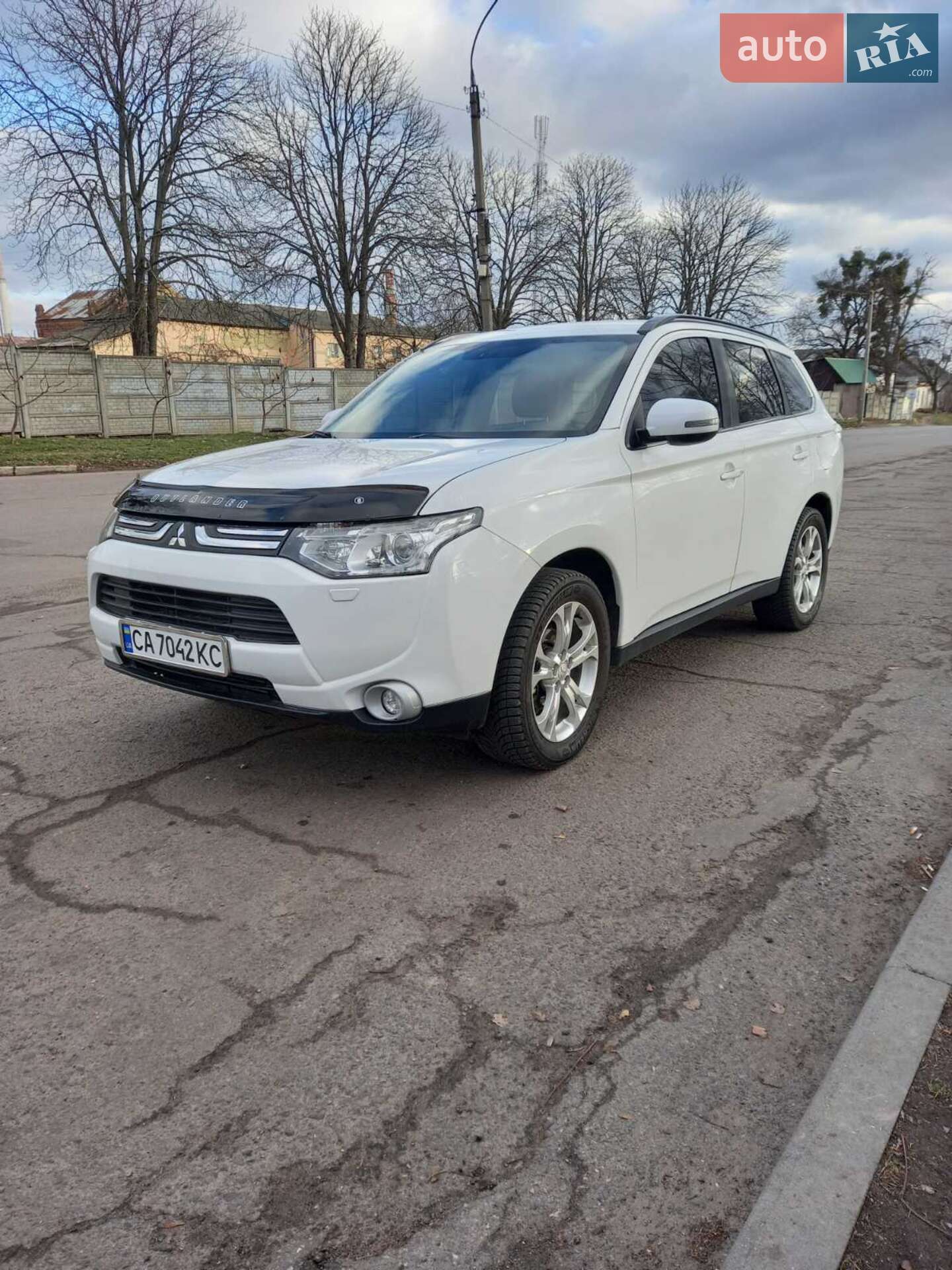 MITSUBISHI OUTLANDER
