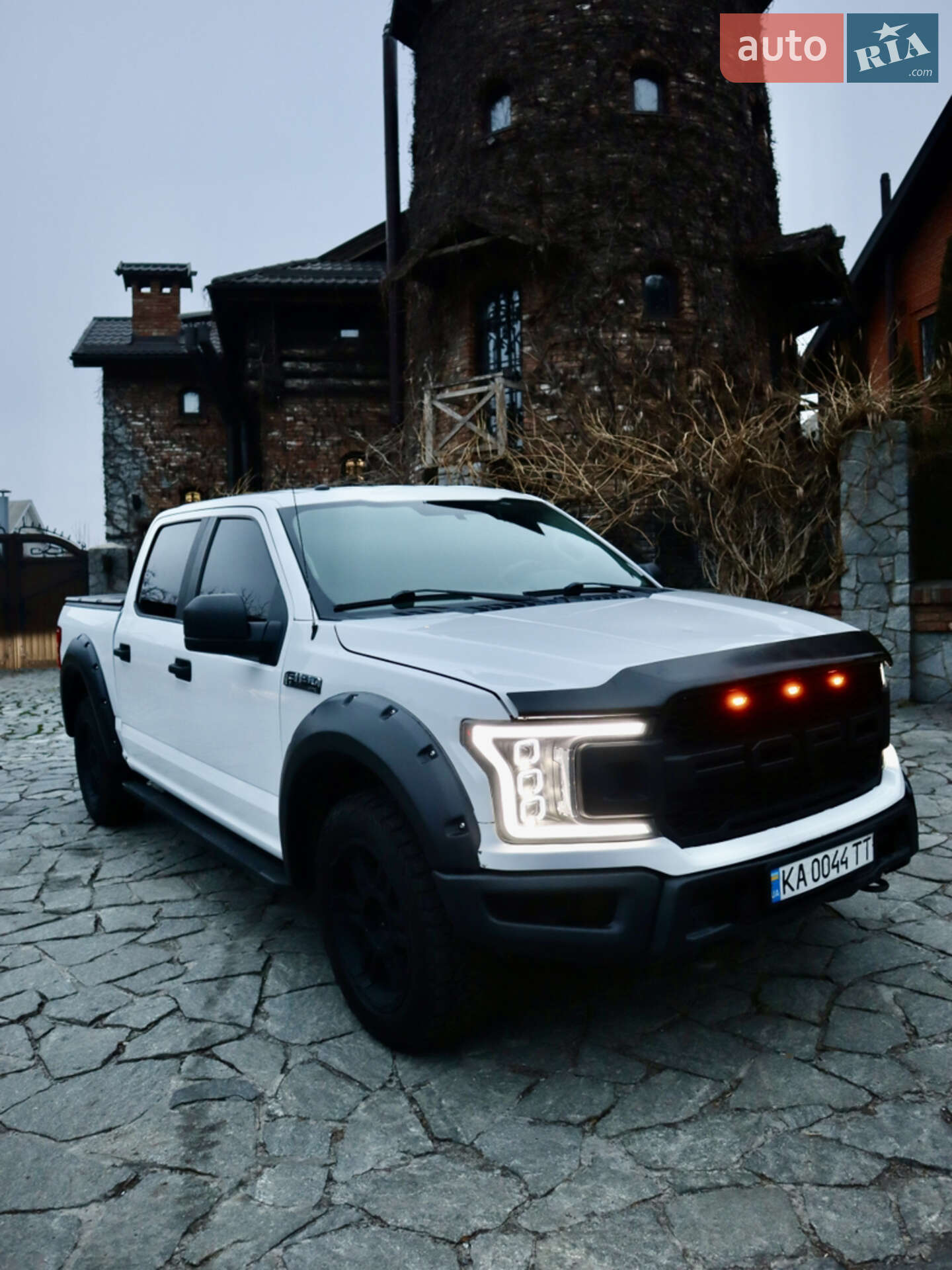 Головне фото звіту автомобіля FORD F 150 2018