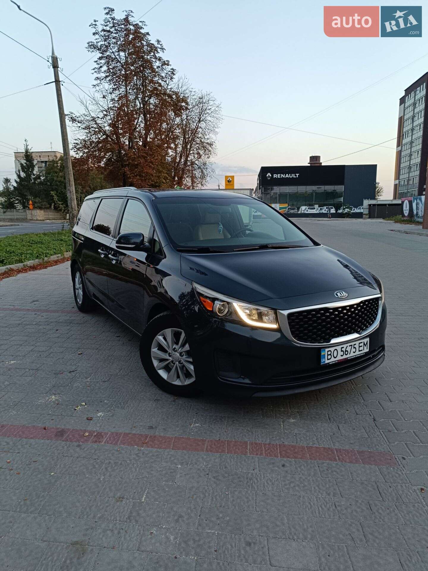 KIA SEDONA 2015