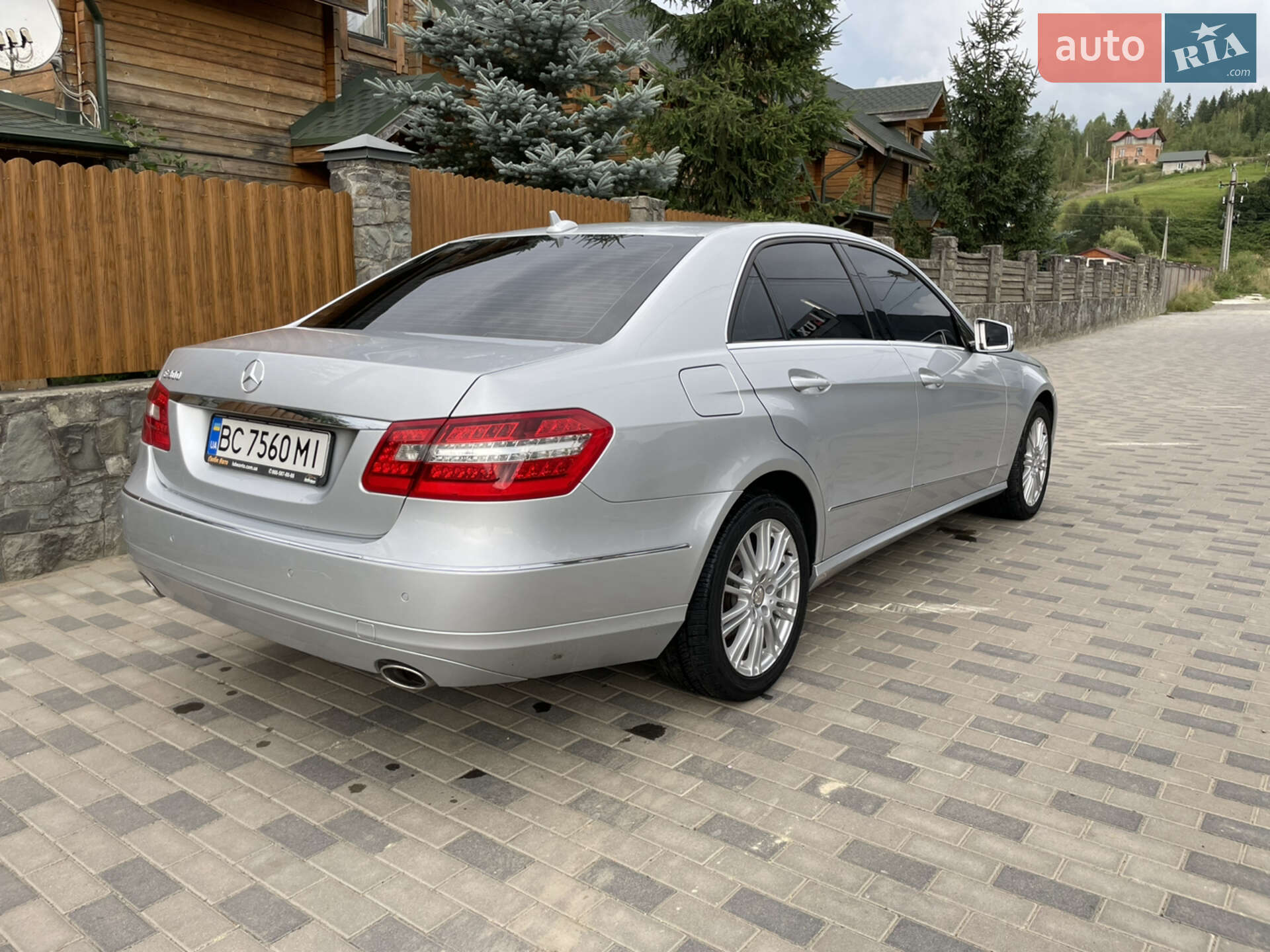 MERCEDES-BENZ E 300 2011