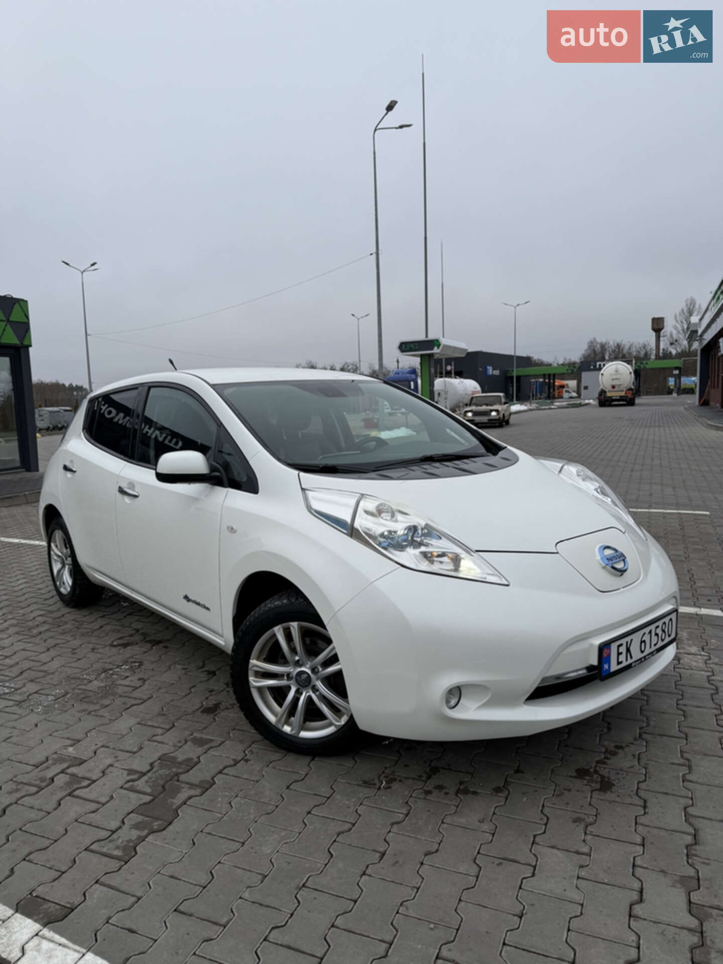 Головне фото звіту автомобіля NISSAN LEAF 2014