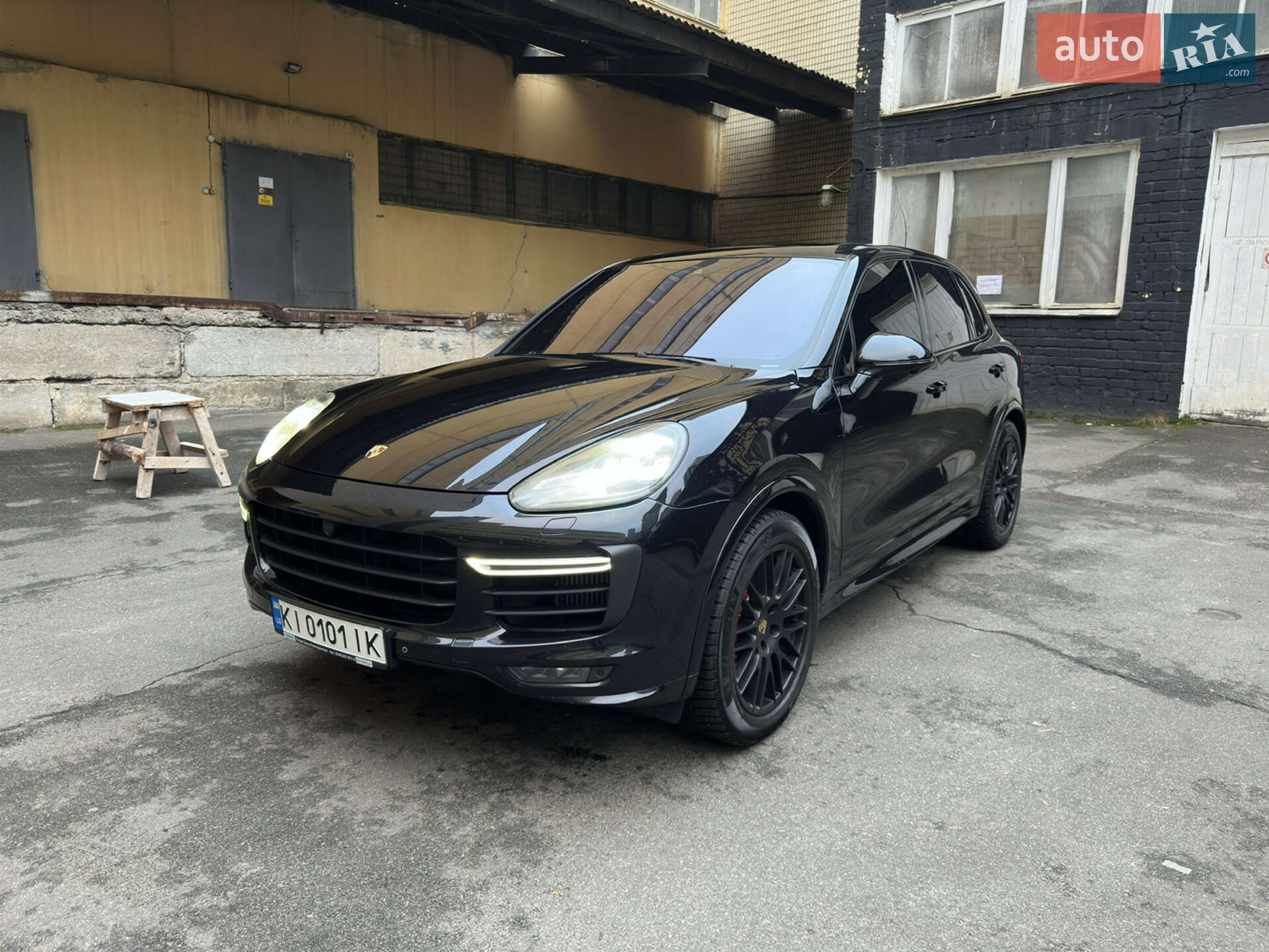 PORSCHE CAYENNE