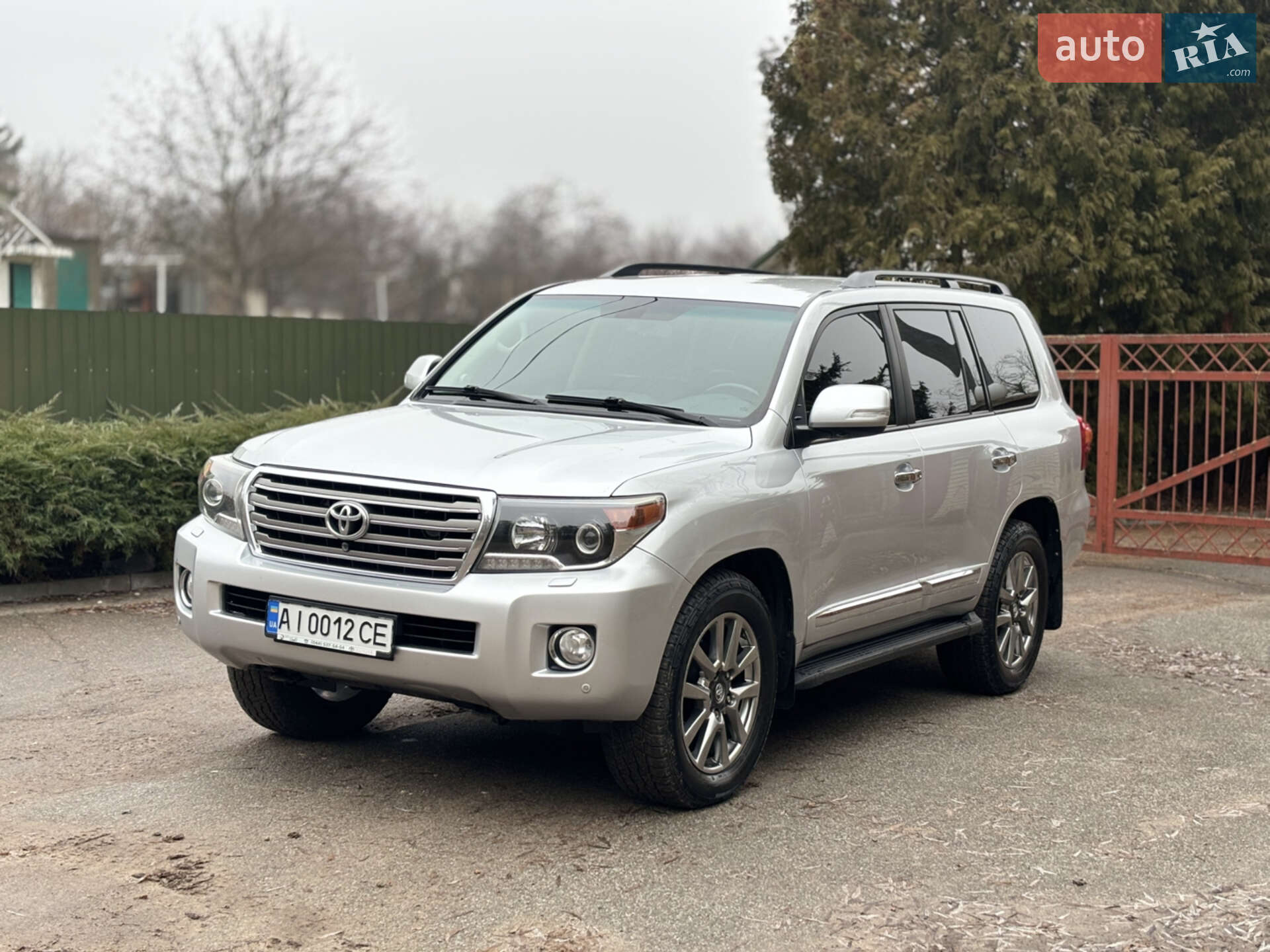 TOYOTA LAND CRUISER 200 2012