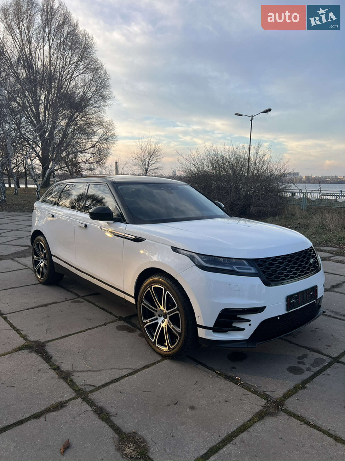 Головне фото звіту автомобіля LAND ROVER RANGE ROVER VELAR 2019