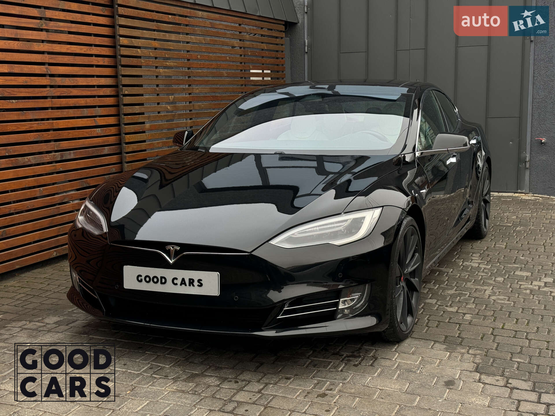 TESLA MODEL S