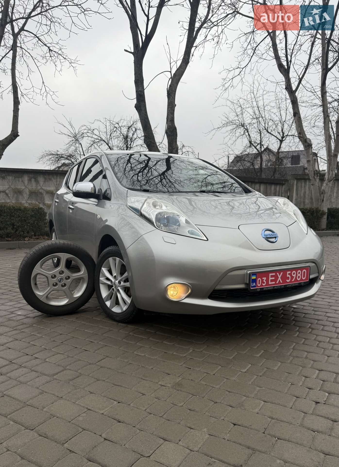 NISSAN LEAF 2014