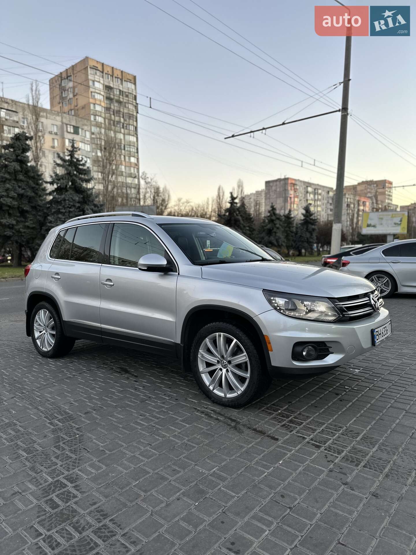 VOLKSWAGEN TIGUAN 2016