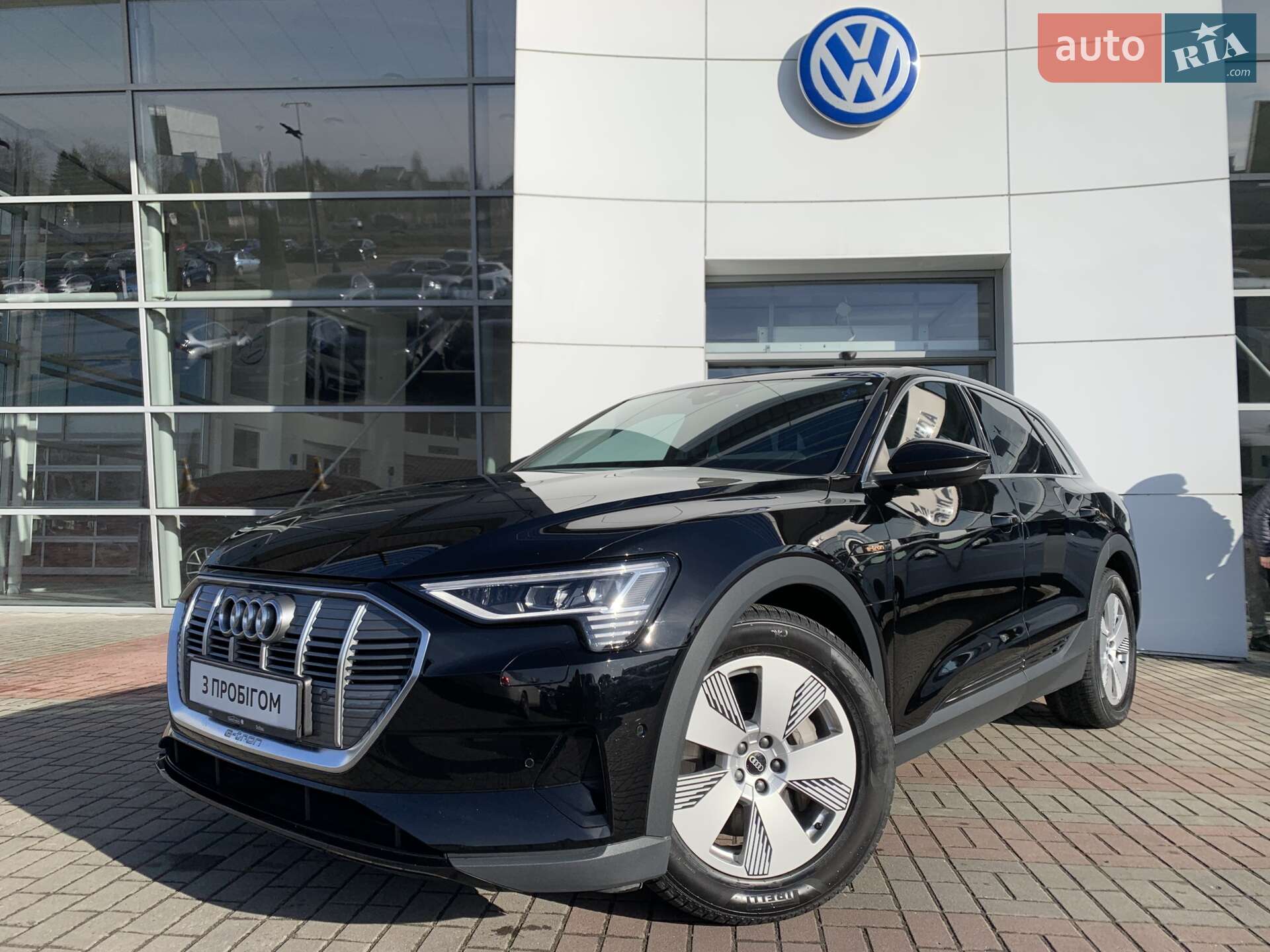 Головне фото звіту автомобіля AUDI E-TRON 2021