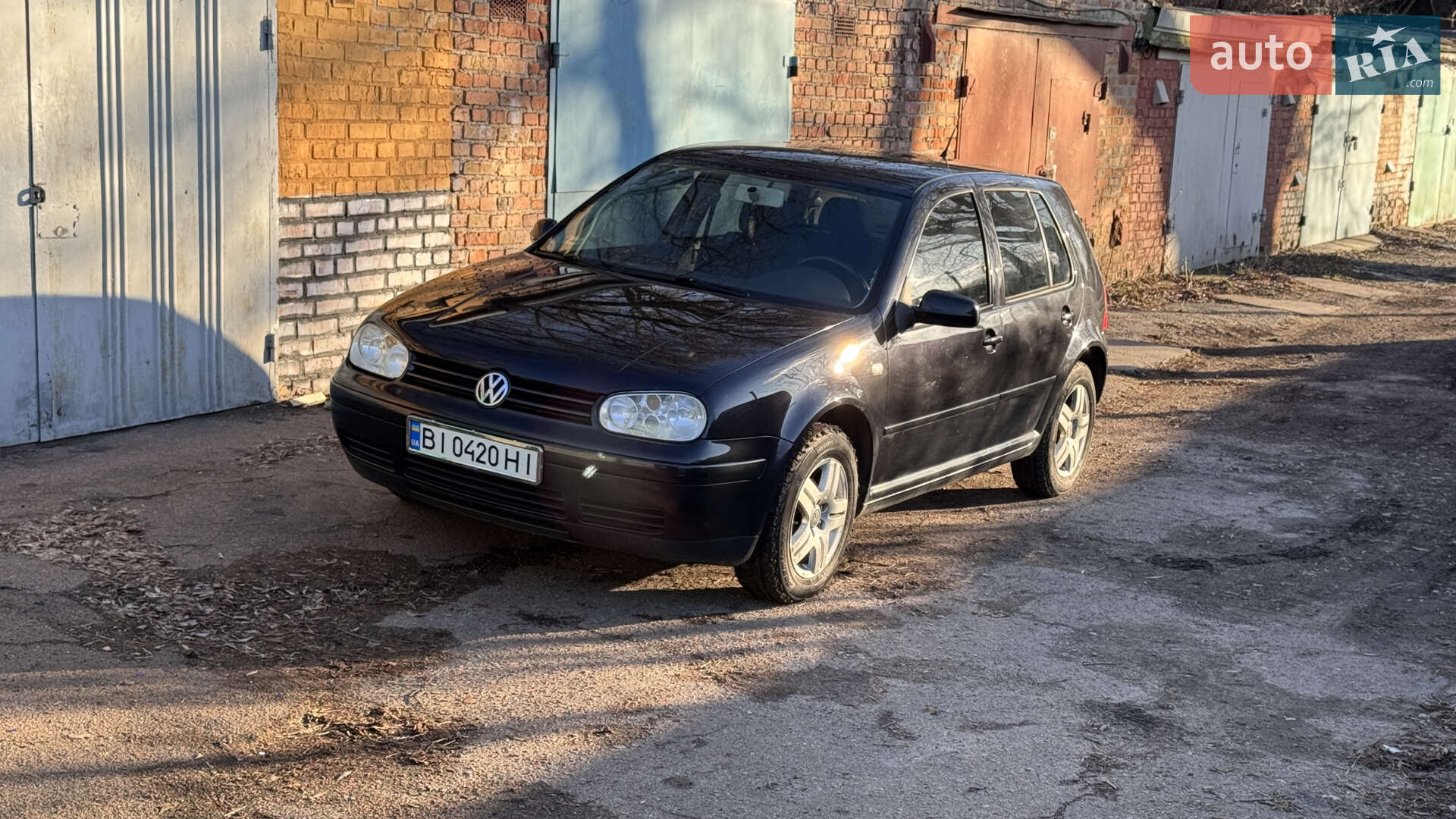 VOLKSWAGEN GOLF