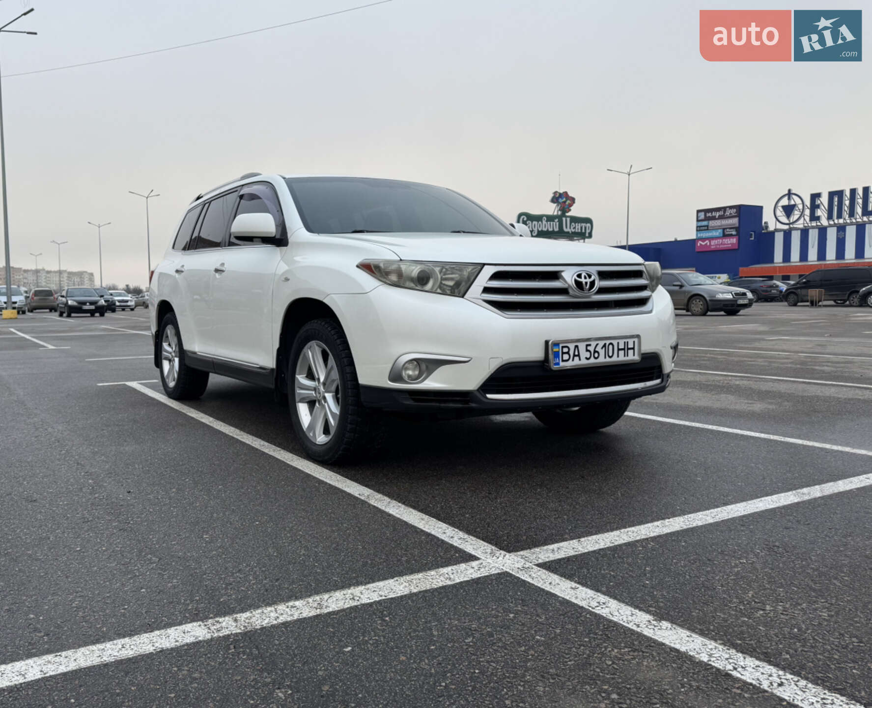Головне фото звіту автомобіля TOYOTA HIGHLANDER 2011