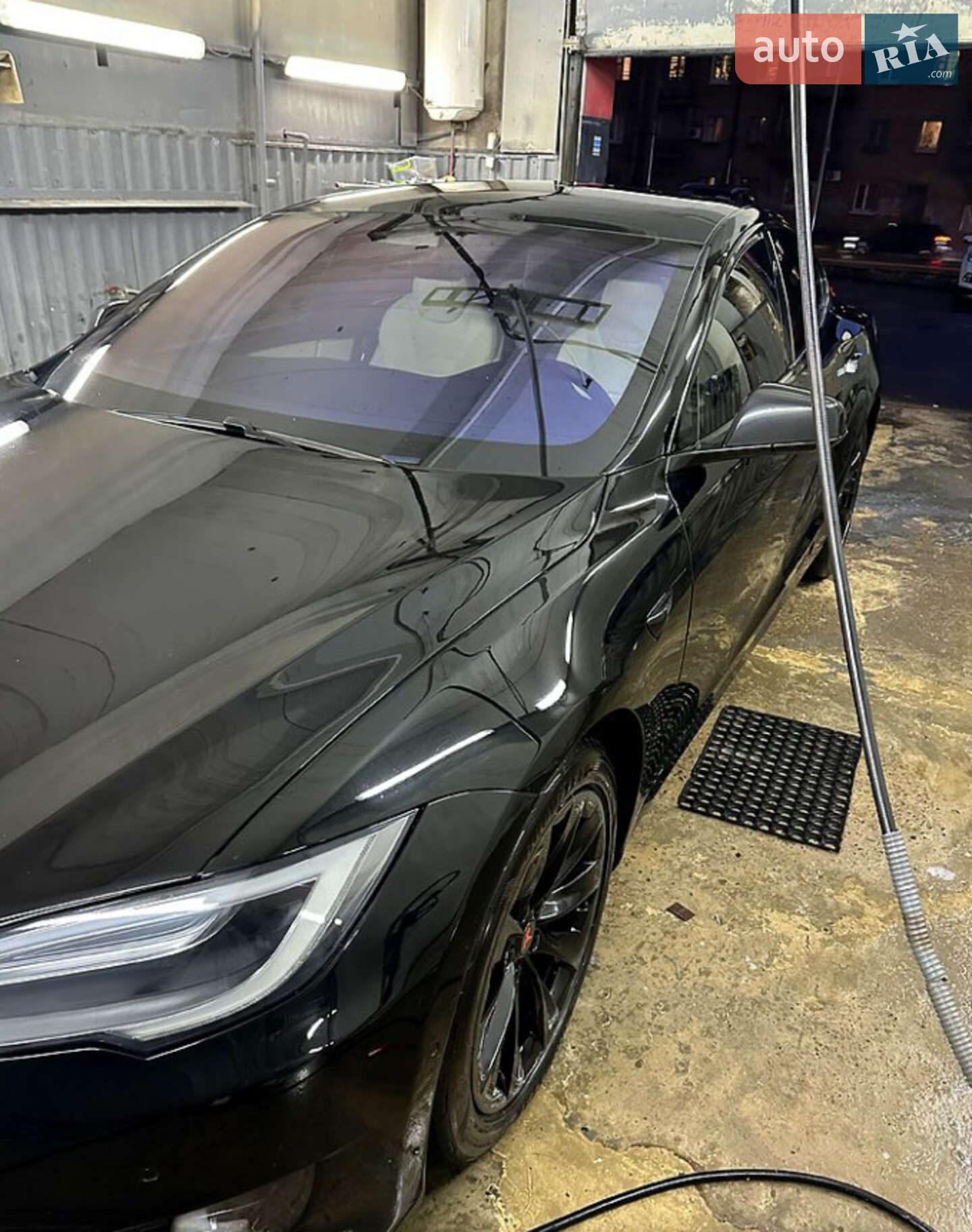 TESLA MODEL S
