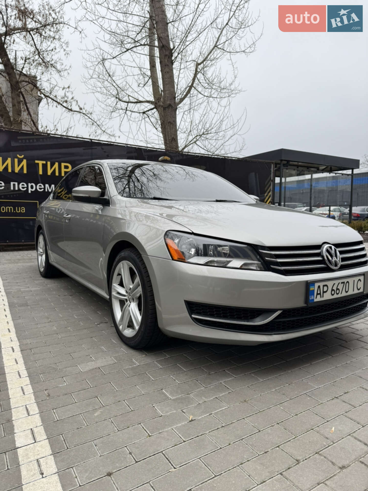 VOLKSWAGEN PASSAT 2013