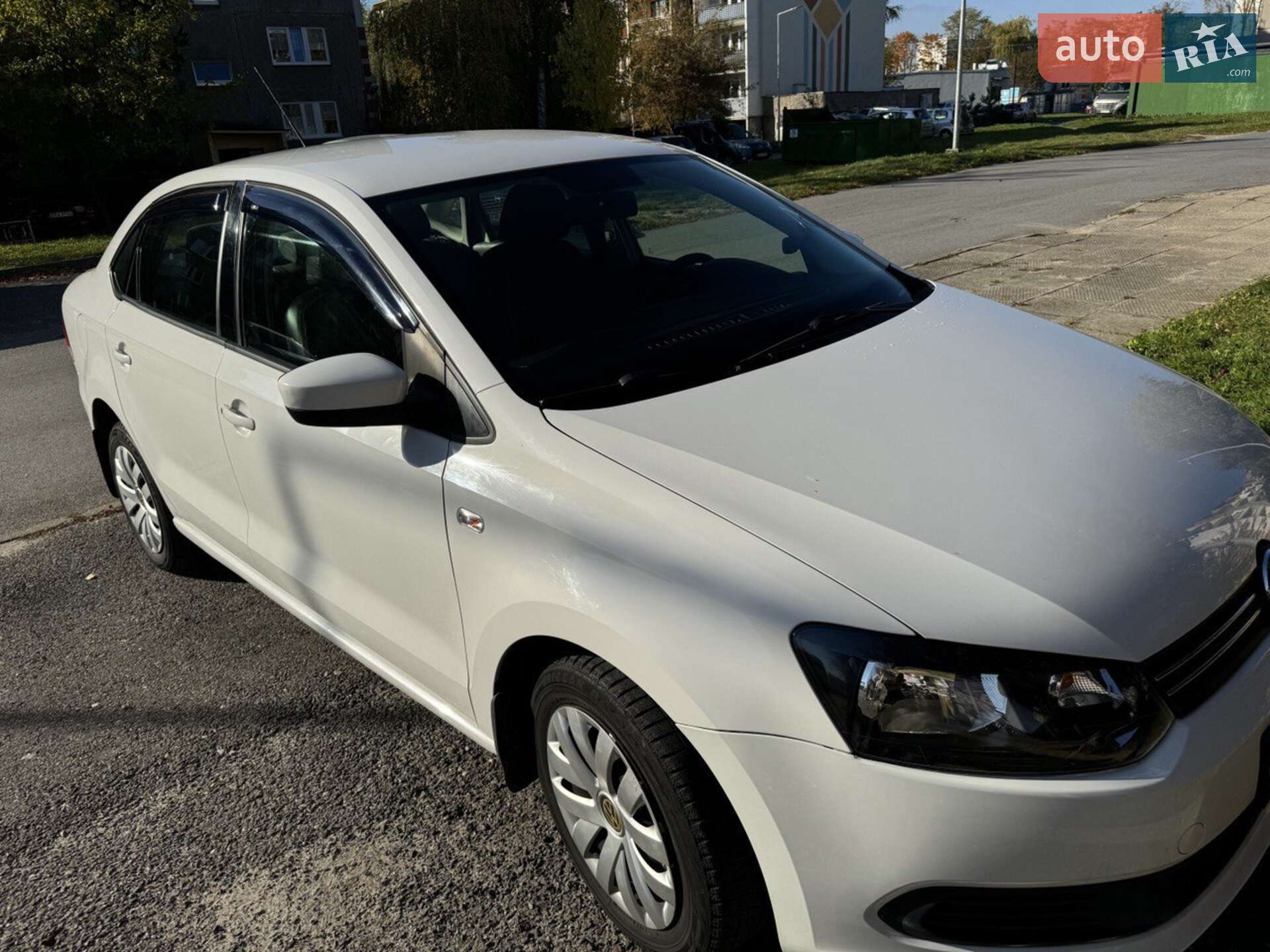 VOLKSWAGEN POLO 2012