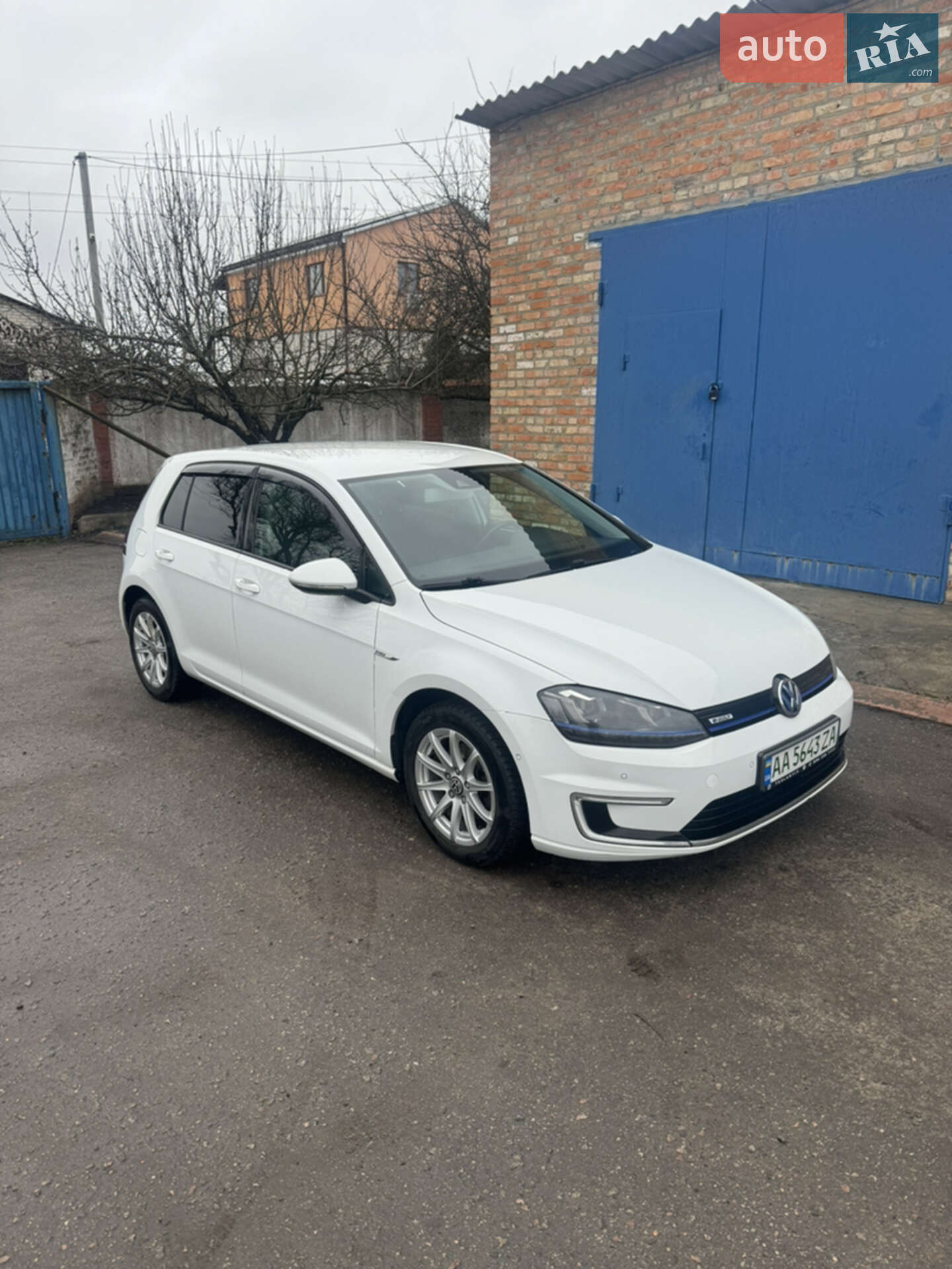 VOLKSWAGEN E-GOLF 2014