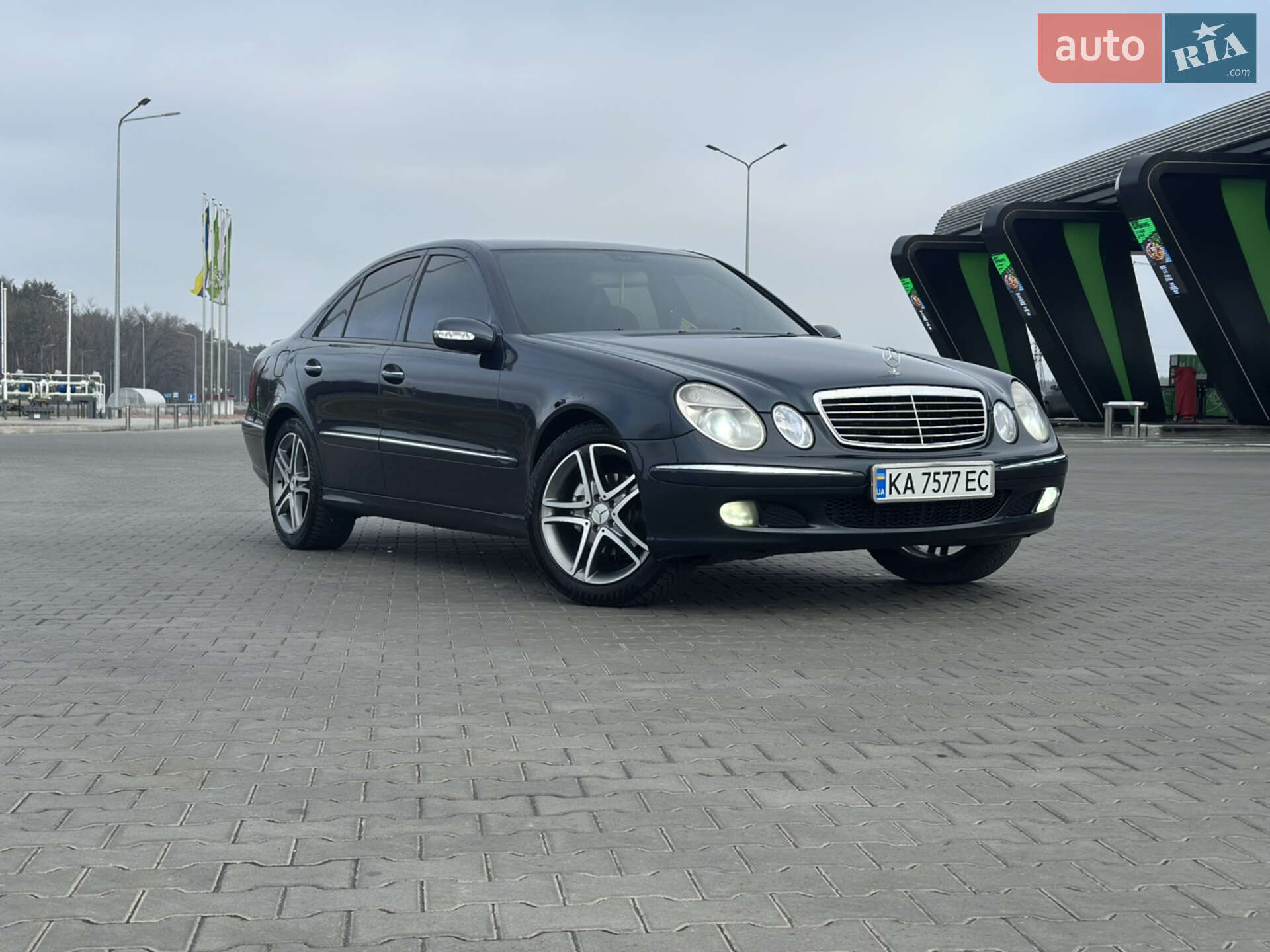 MERCEDES-BENZ E 220 CDI 2003