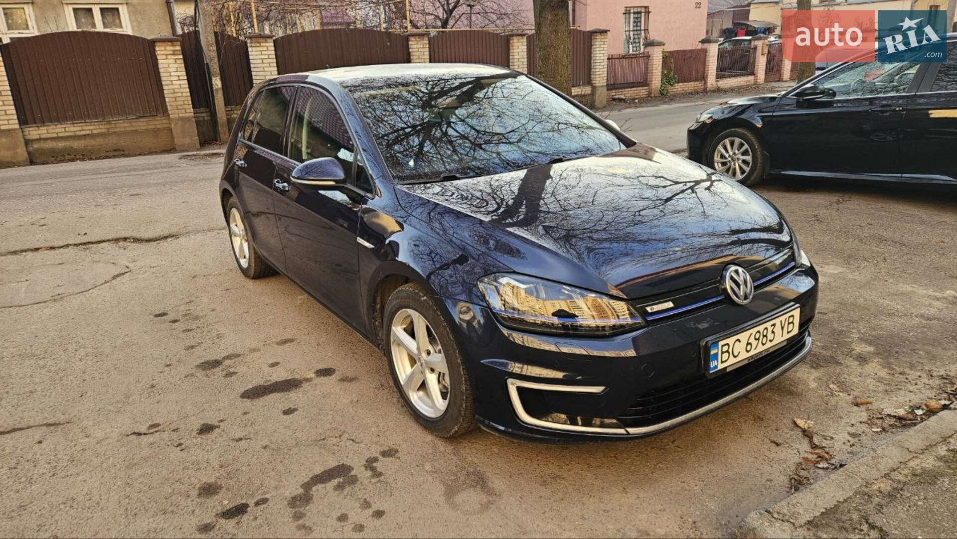 VOLKSWAGEN E-GOLF 2016