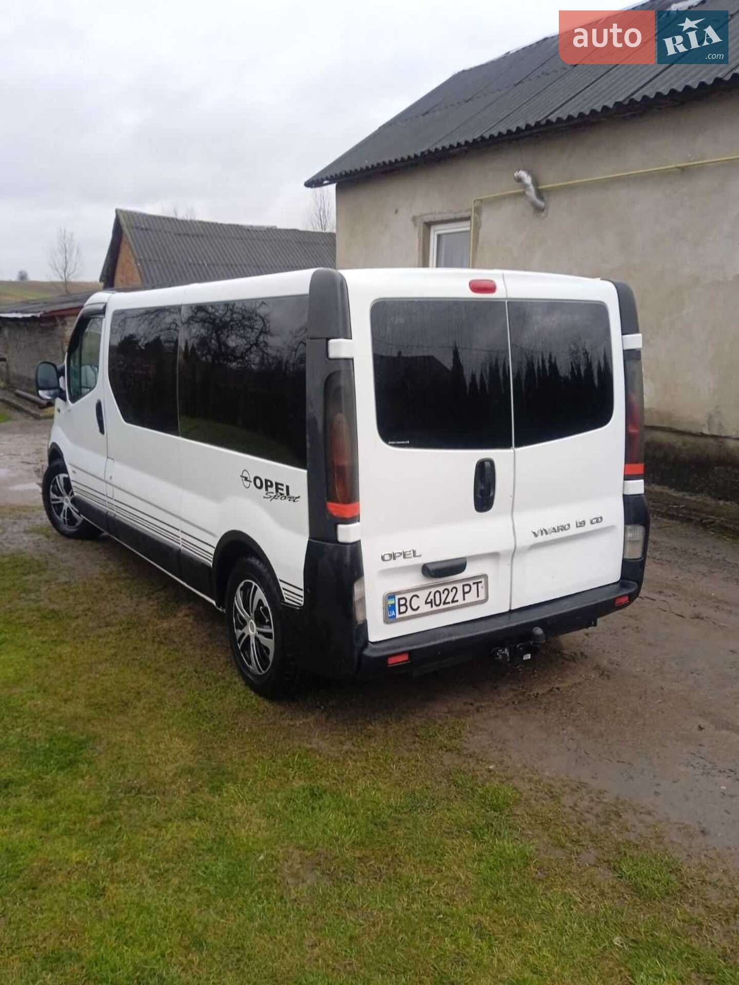 OPEL VIVARO 2004