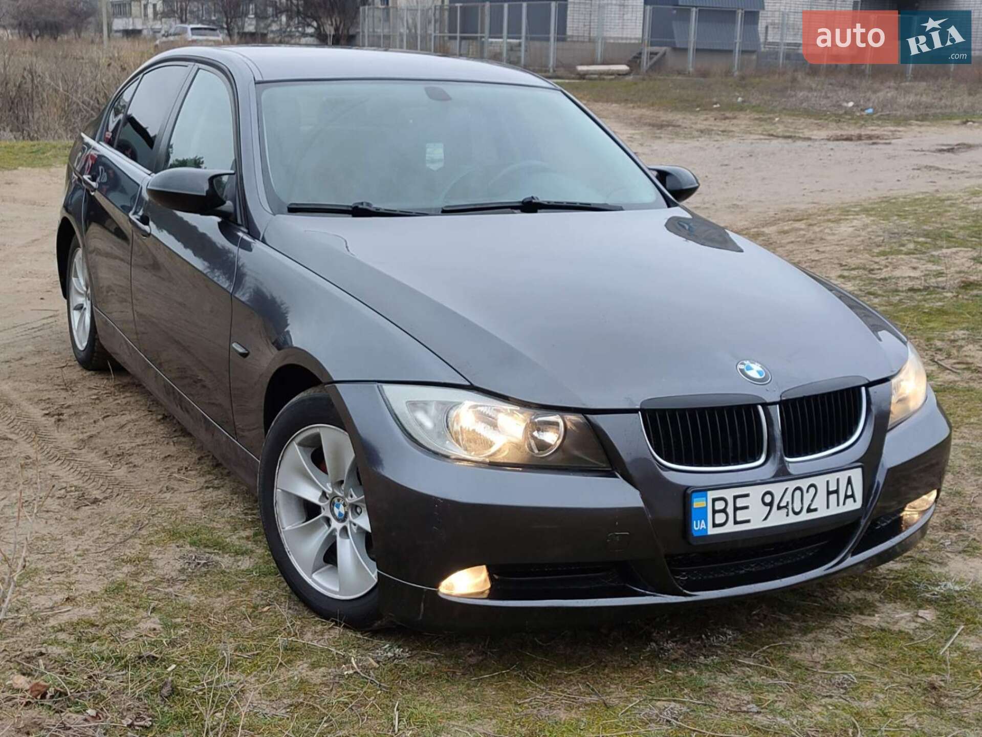Головне фото звіту автомобіля BMW 318I 2005