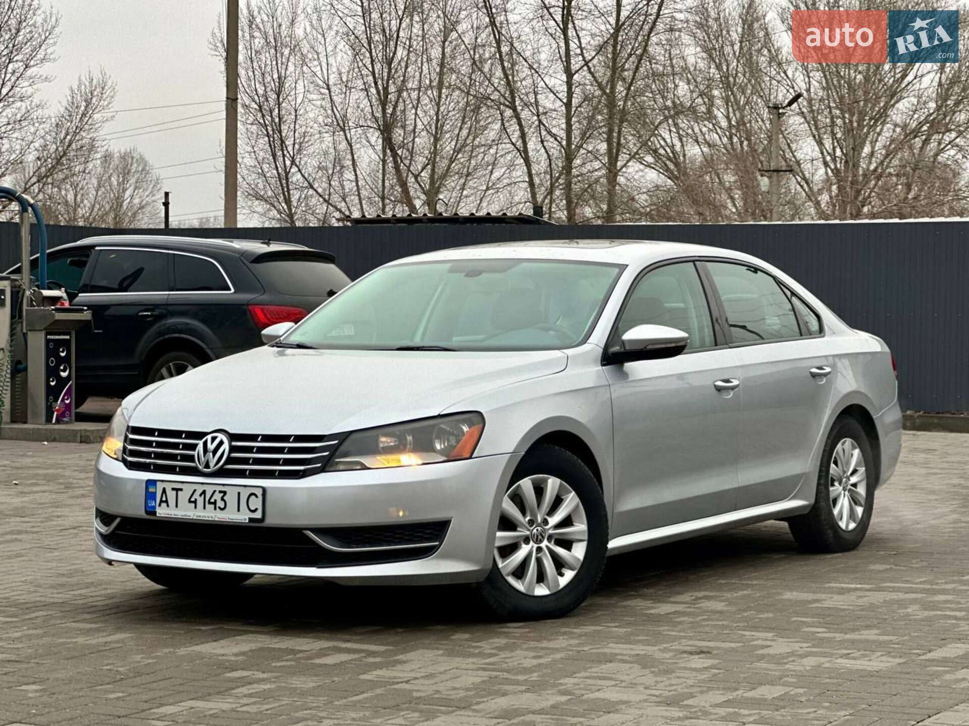 VOLKSWAGEN PASSAT 2011
