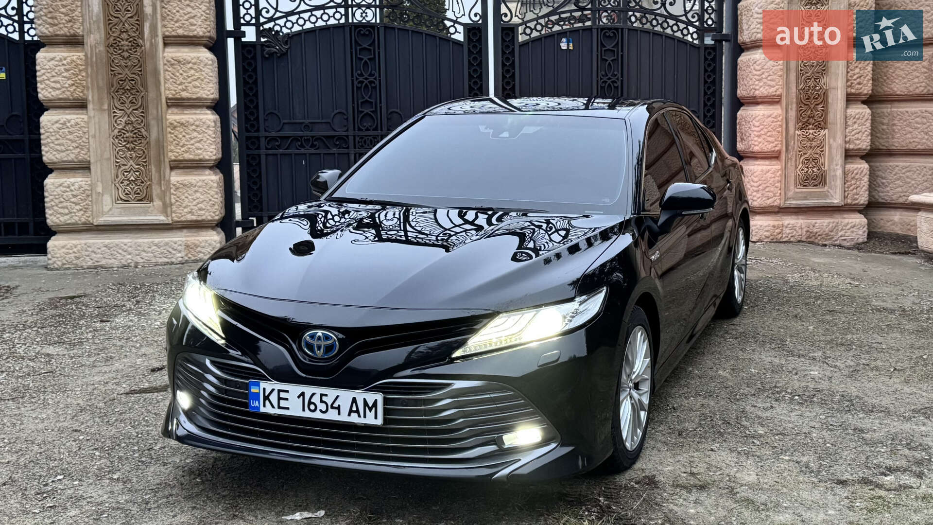 TOYOTA CAMRY