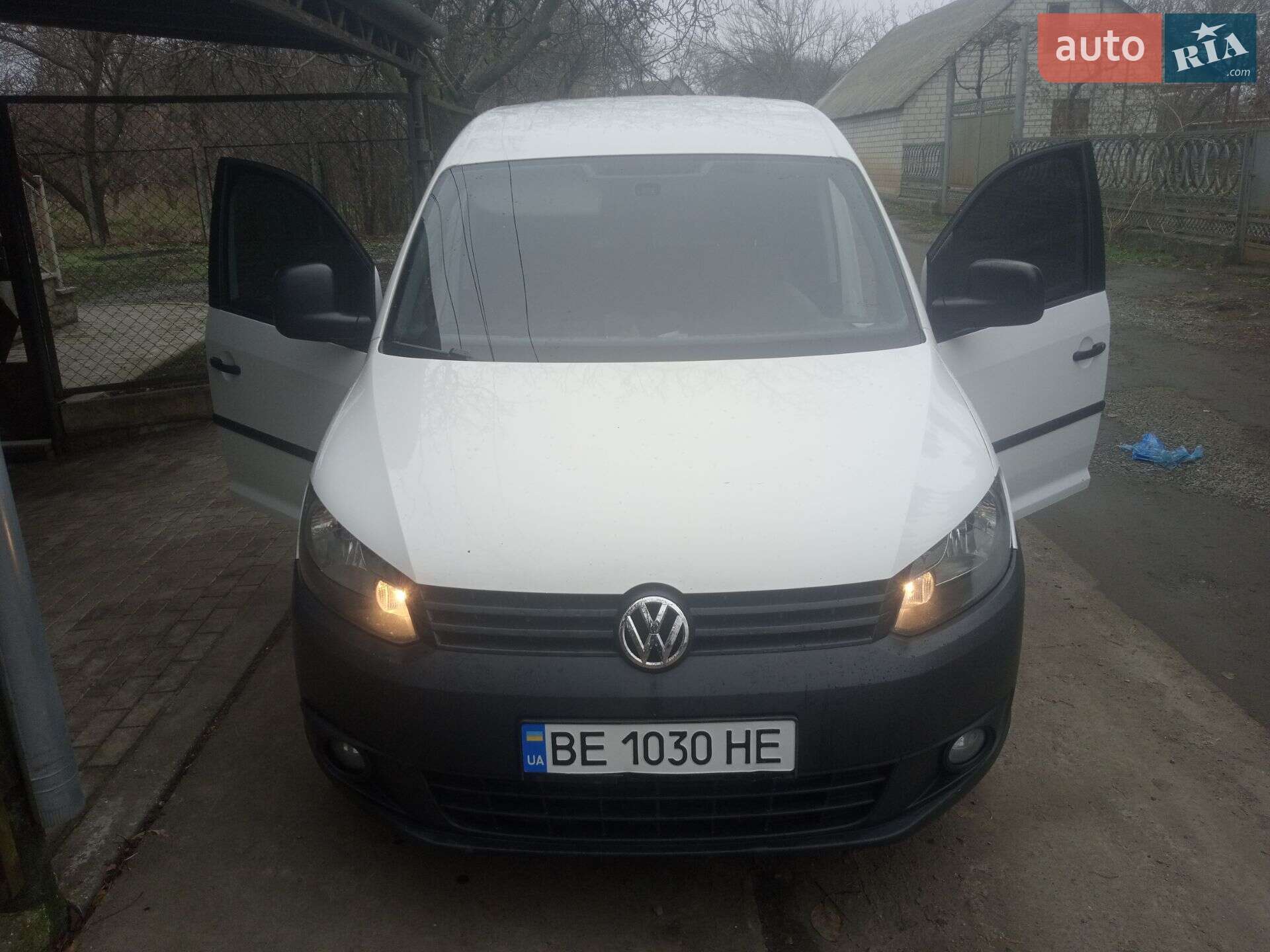 VOLKSWAGEN CADDY 2011