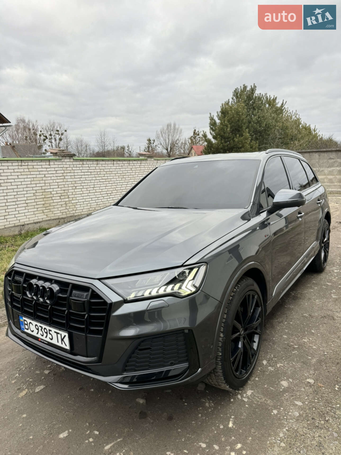 Головне фото звіту автомобіля AUDI Q7 2020
