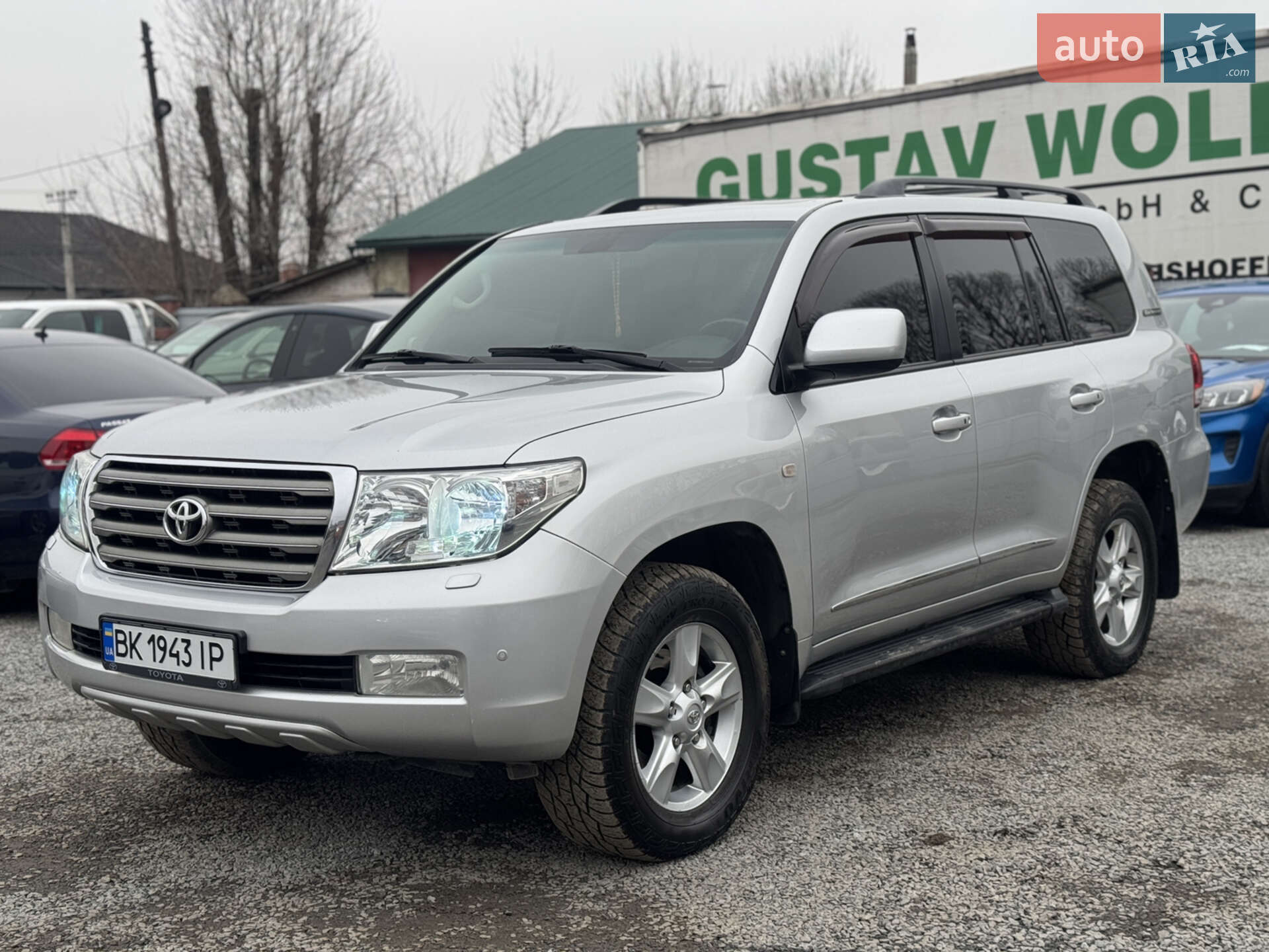 TOYOTA LAND CRUISER 200