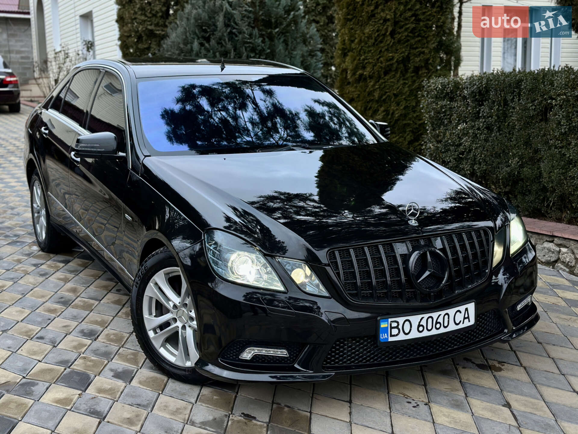 Головне фото звіту автомобіля MERCEDES-BENZ E 200 CDI 2012