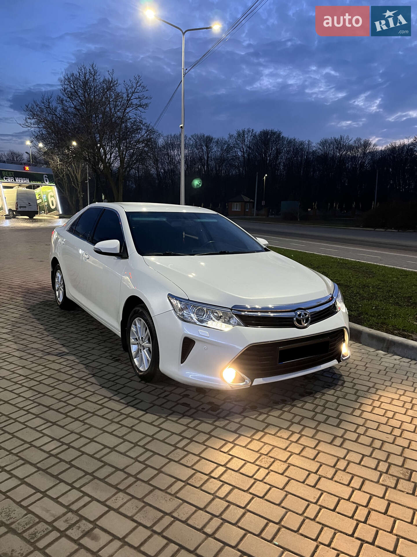 TOYOTA CAMRY