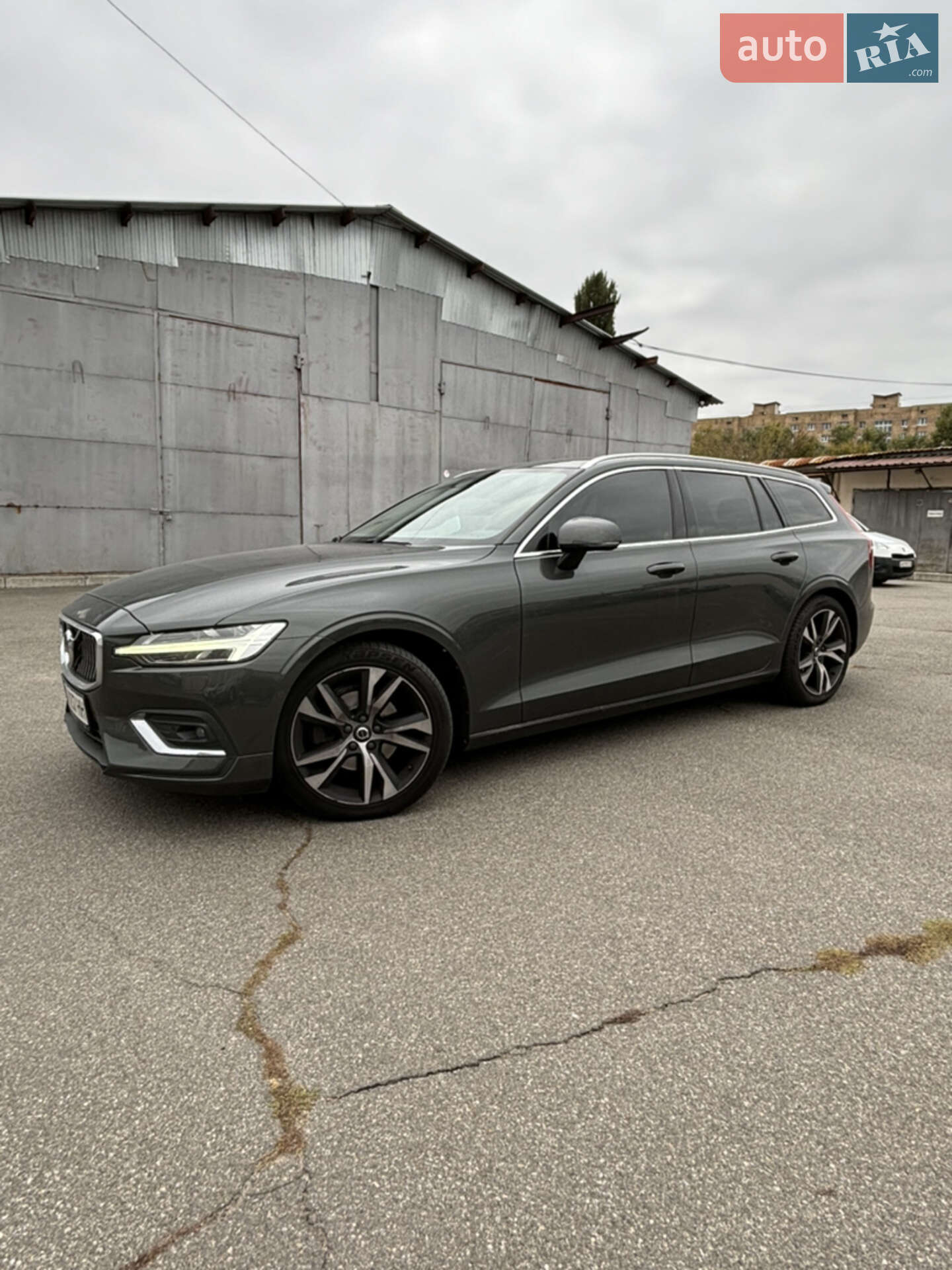 VOLVO V60 2019