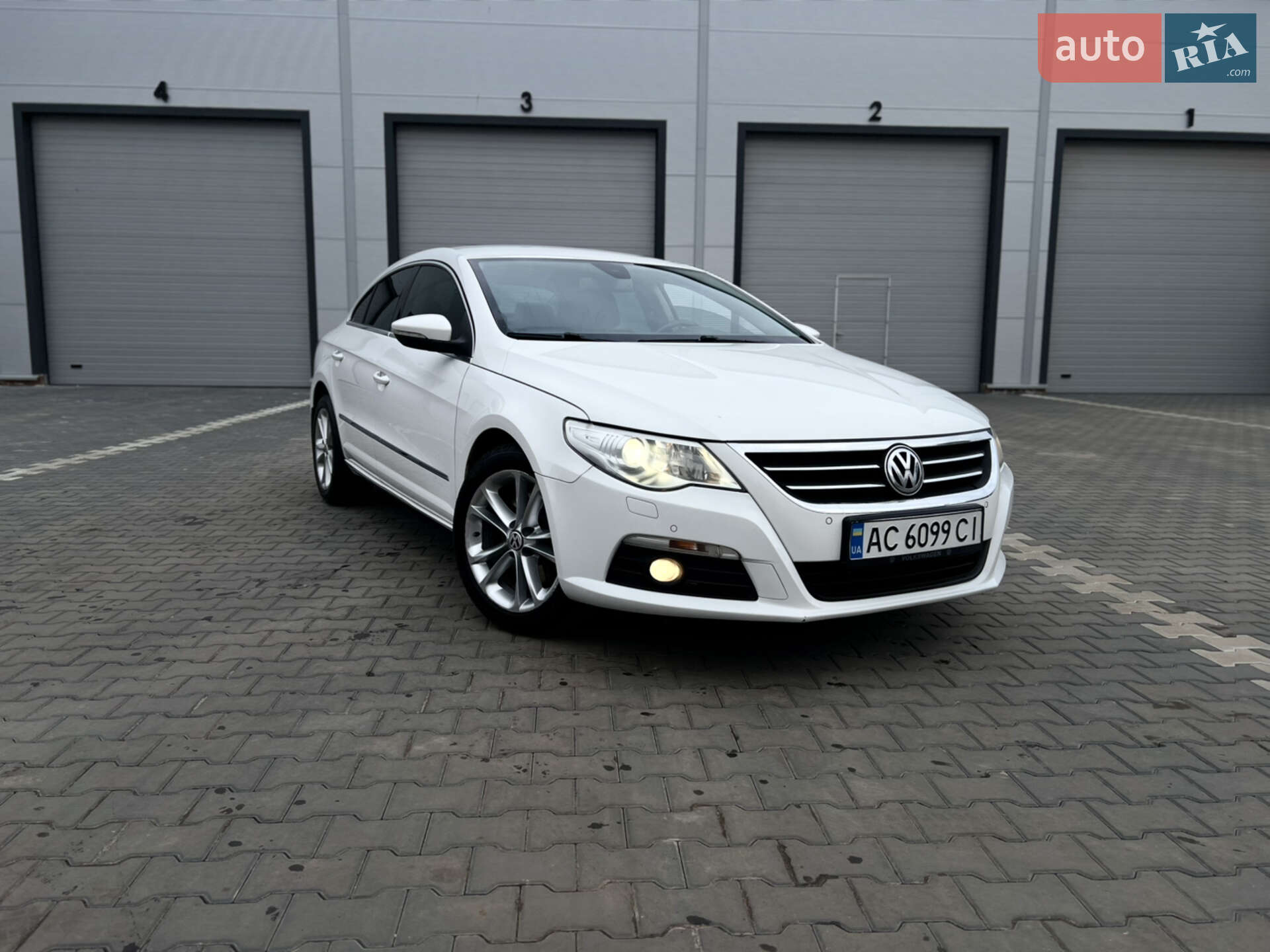 VOLKSWAGEN PASSAT 2011