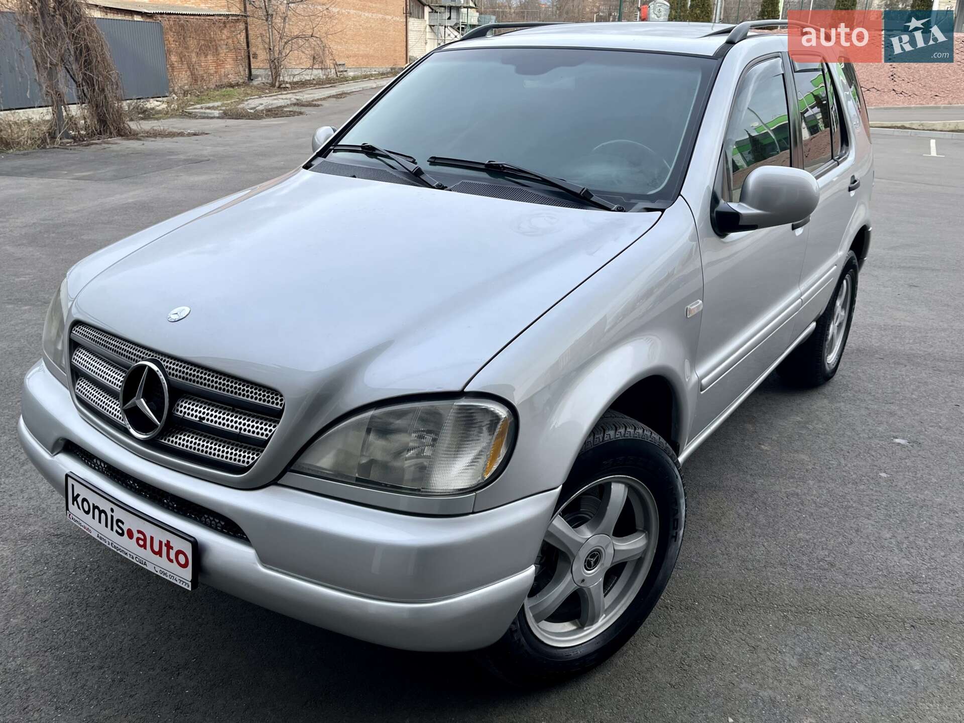MERCEDES-BENZ ML 320 2001