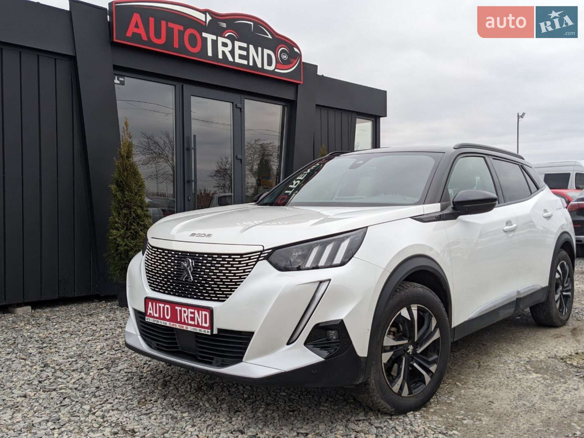 PEUGEOT E2008 2021