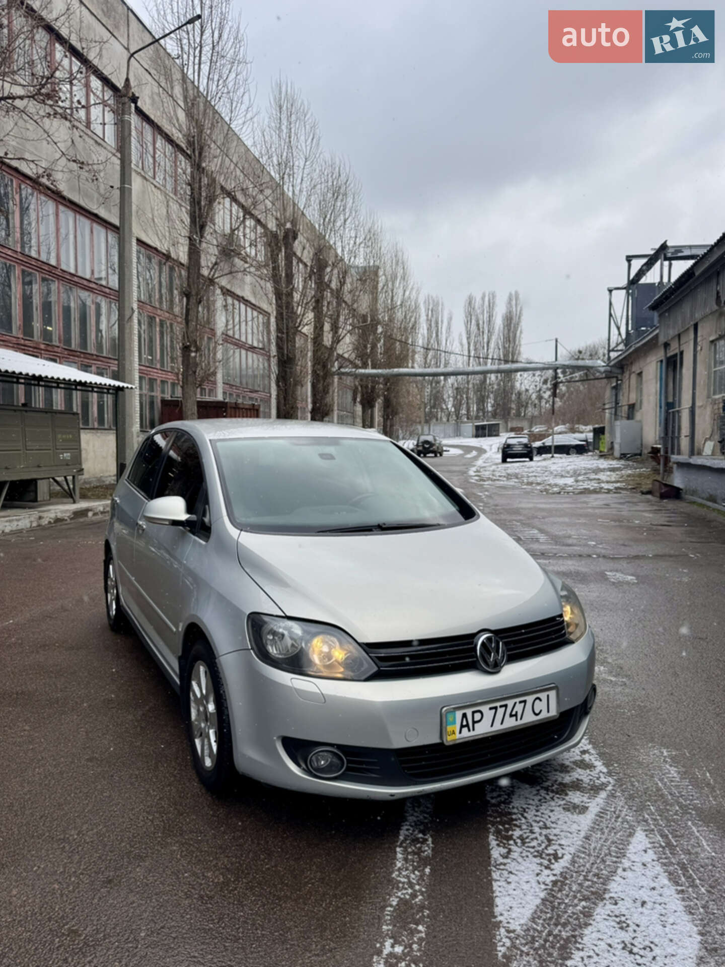 VOLKSWAGEN GOLF PLUS 2012