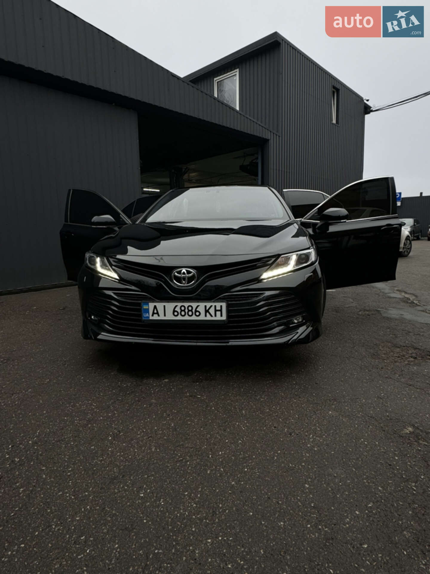 TOYOTA CAMRY