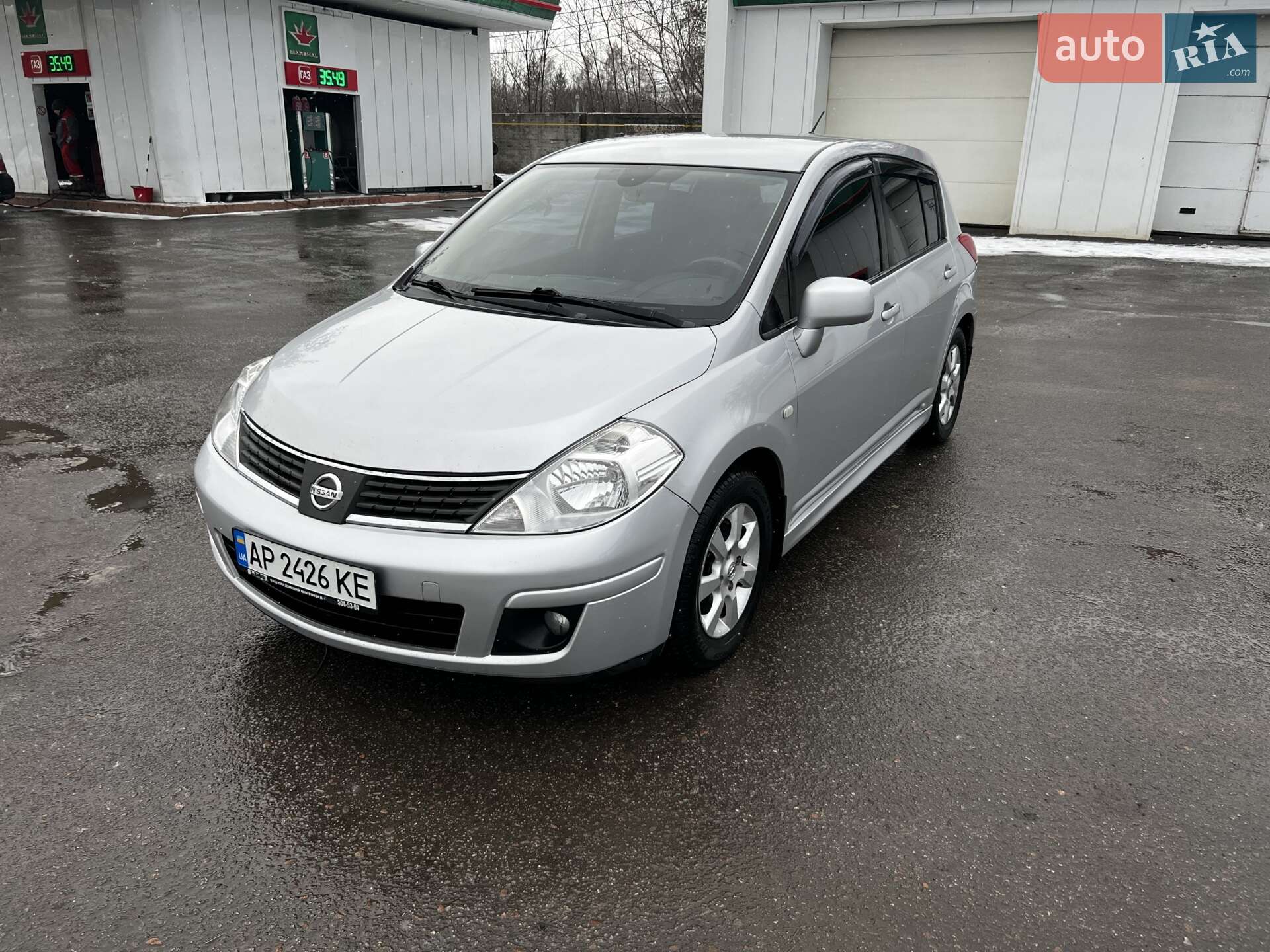 NISSAN TIIDA 2011