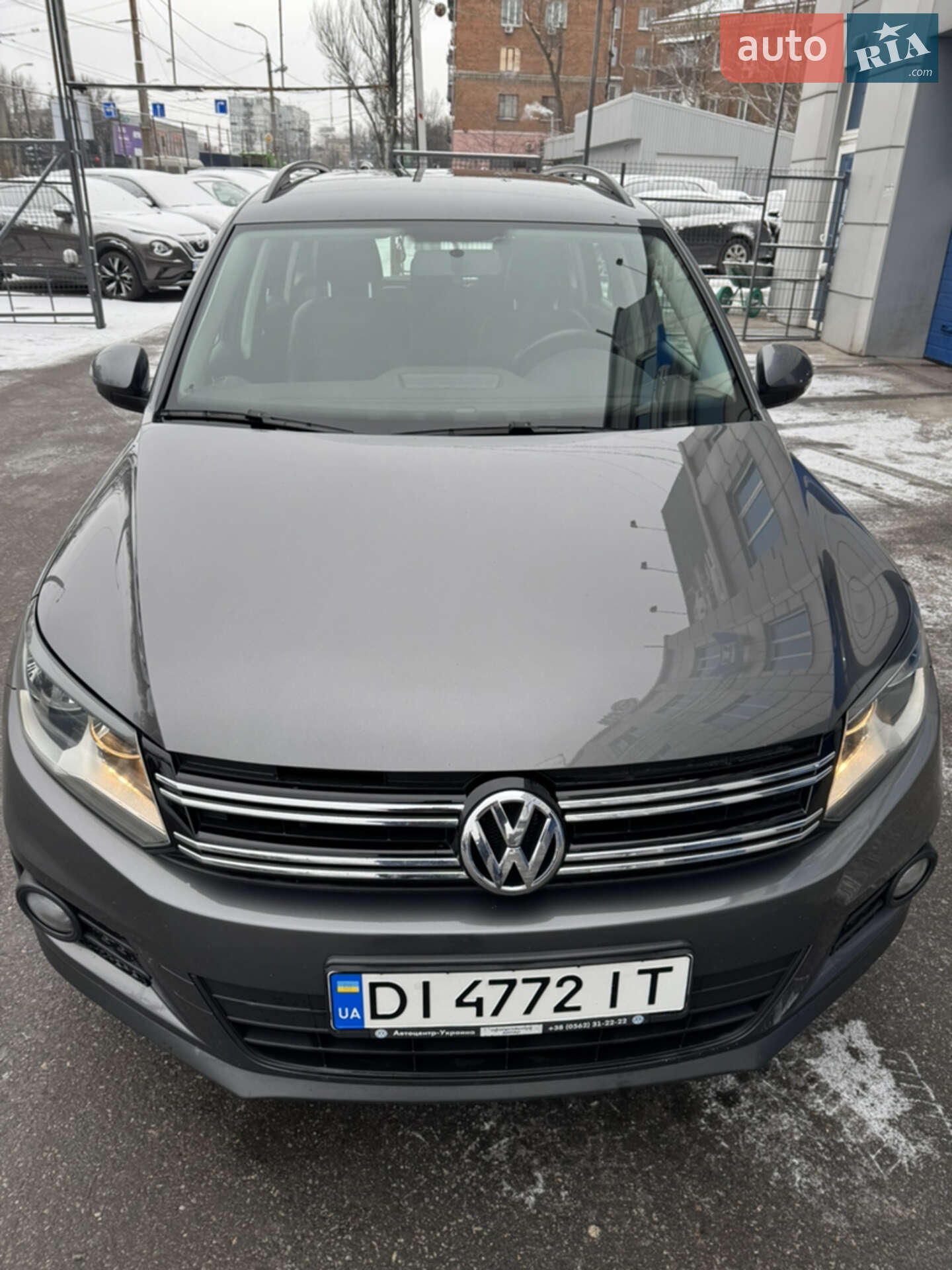 VOLKSWAGEN TIGUAN 2016