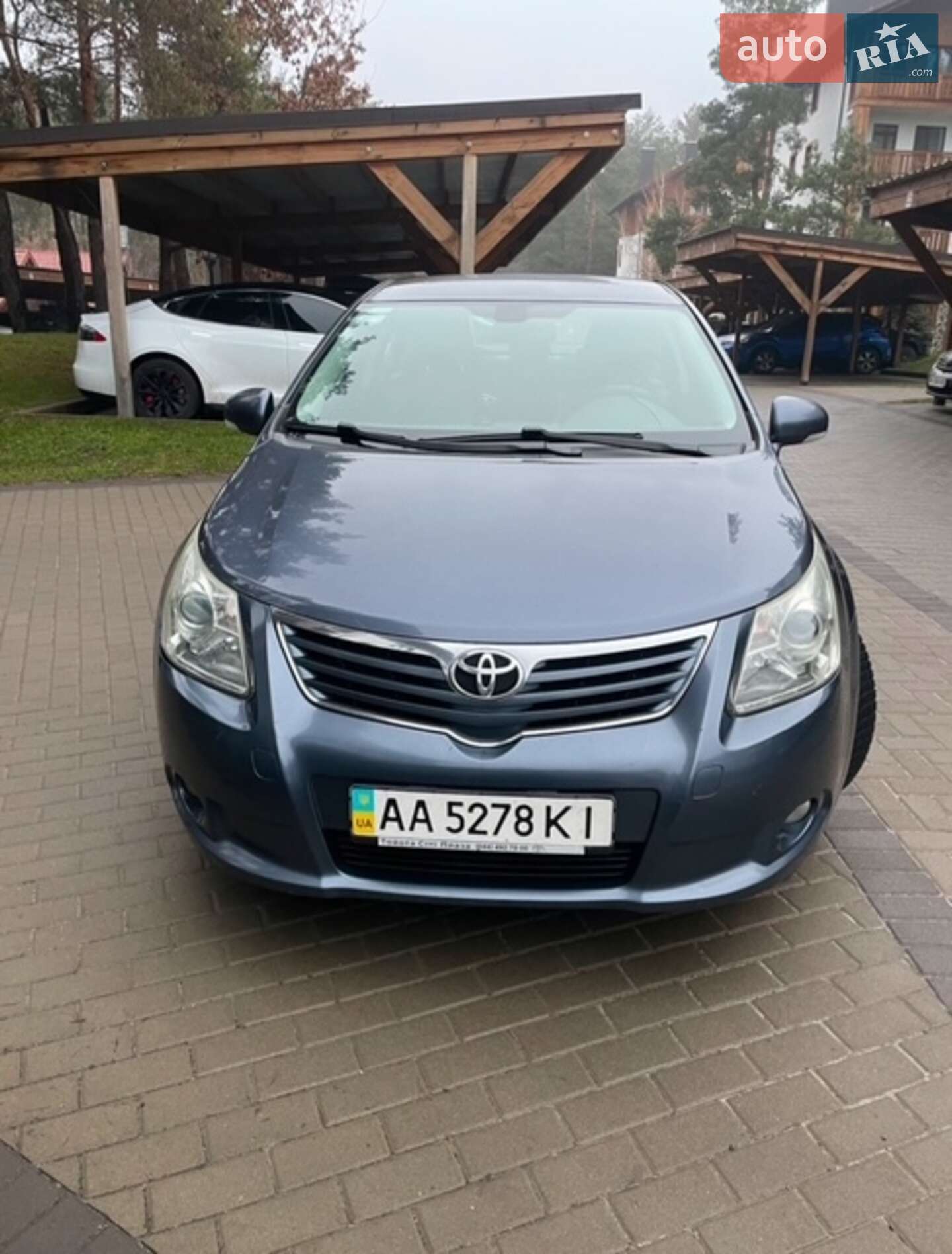 TOYOTA AVENSIS 2011