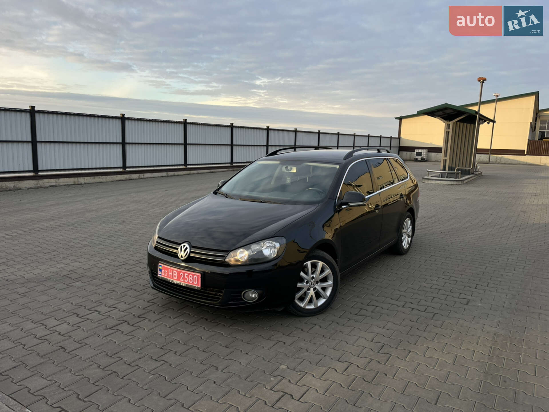 VOLKSWAGEN GOLF 2010