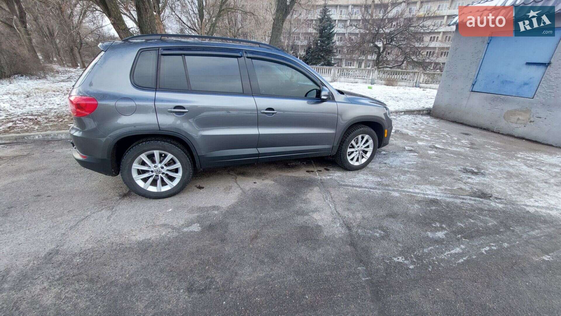 VOLKSWAGEN TIGUAN 2015